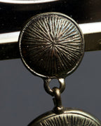 "CHANEL" Coco mark engraved gold earring