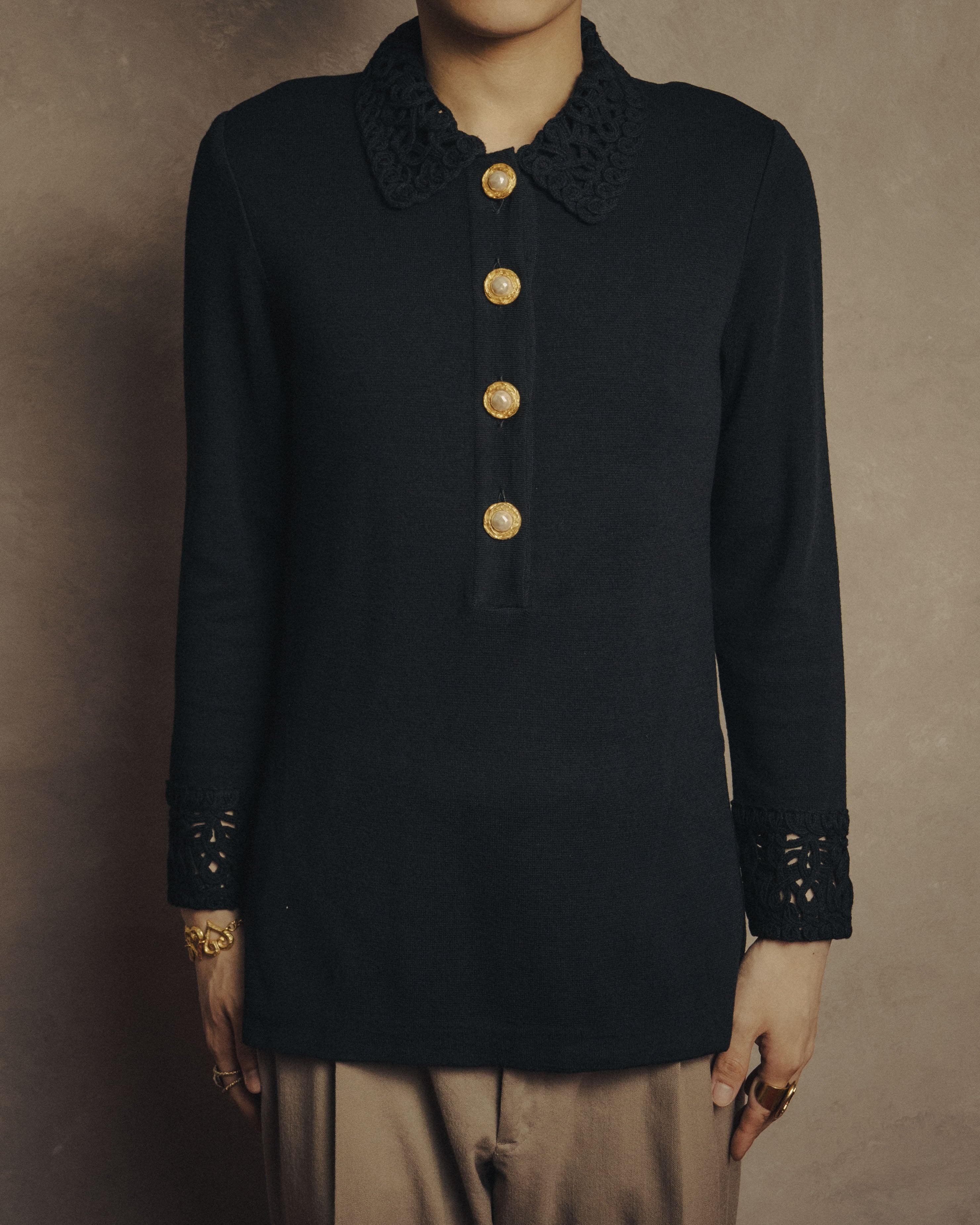 -SPECIAL- “Yves Saint Laurent” 90’s crochet collar pearl button knit pullover