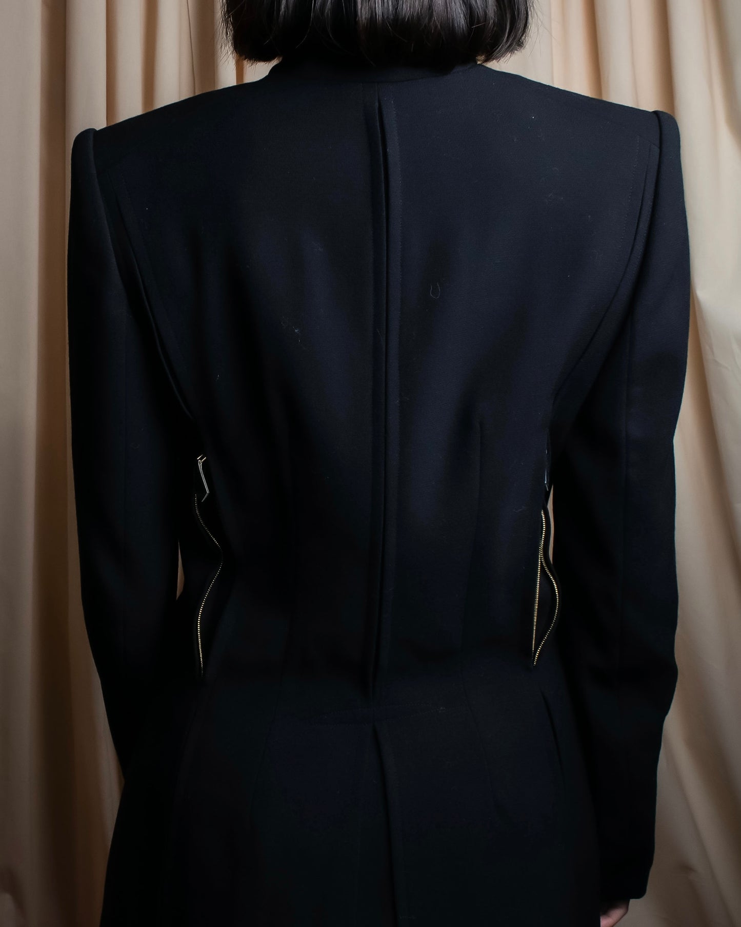 "HERMES" Darted shape no collar back zip jacket