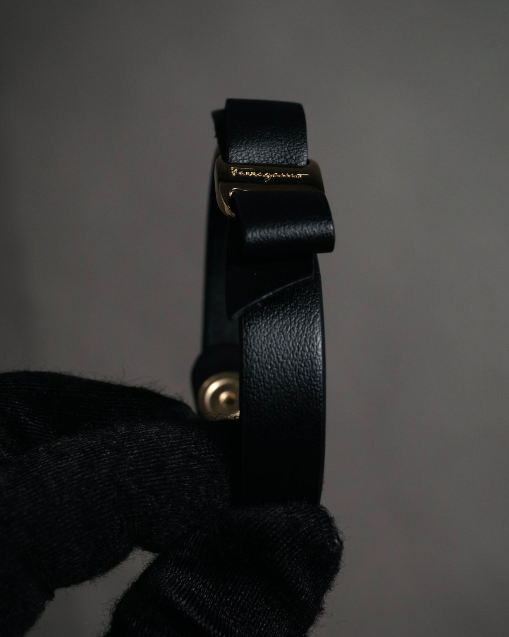 “Salvatore Ferragamo” 2010’s Vara ribbon leather bracelet