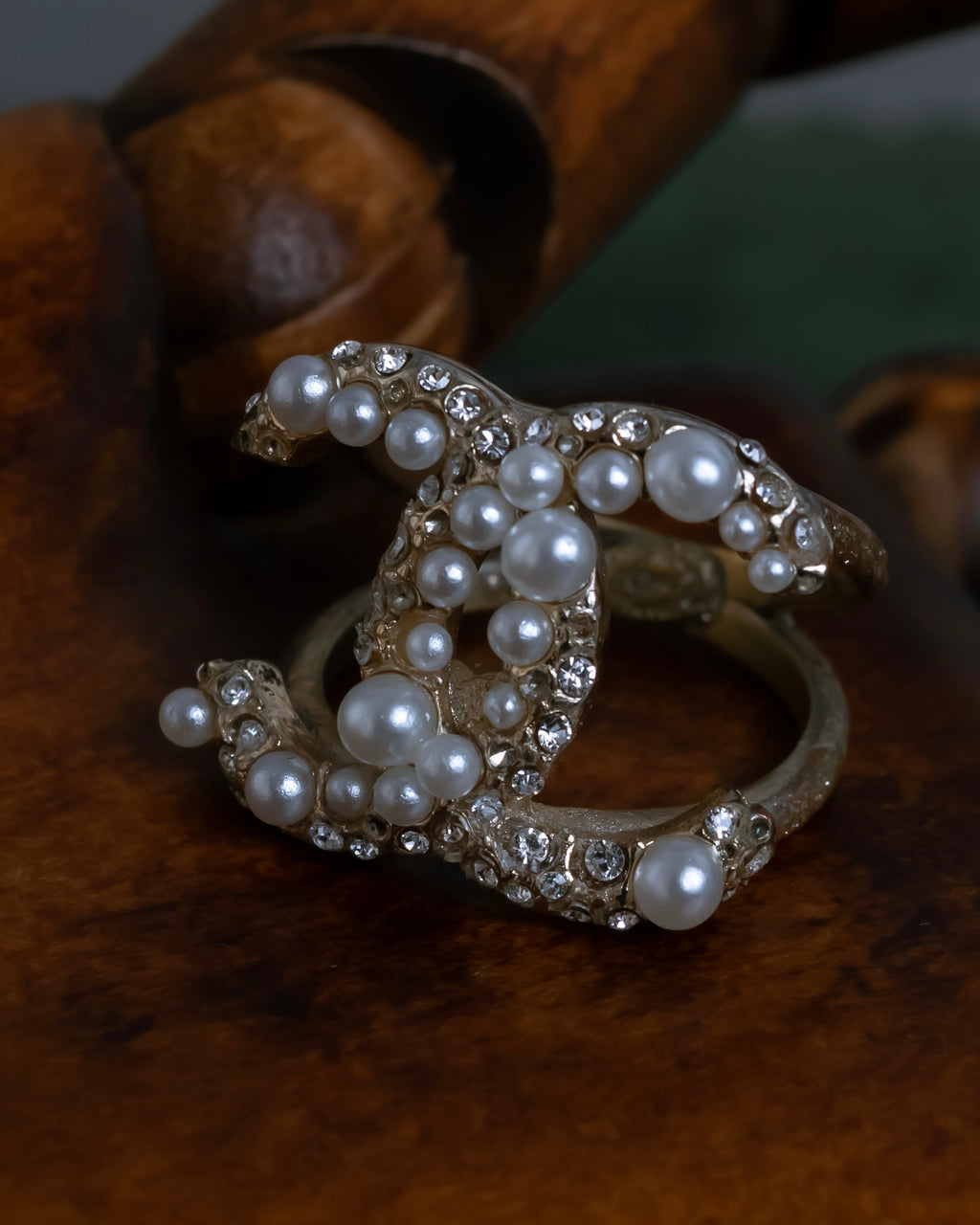 "CHANEL" Coco mark motif pearl strass design ring