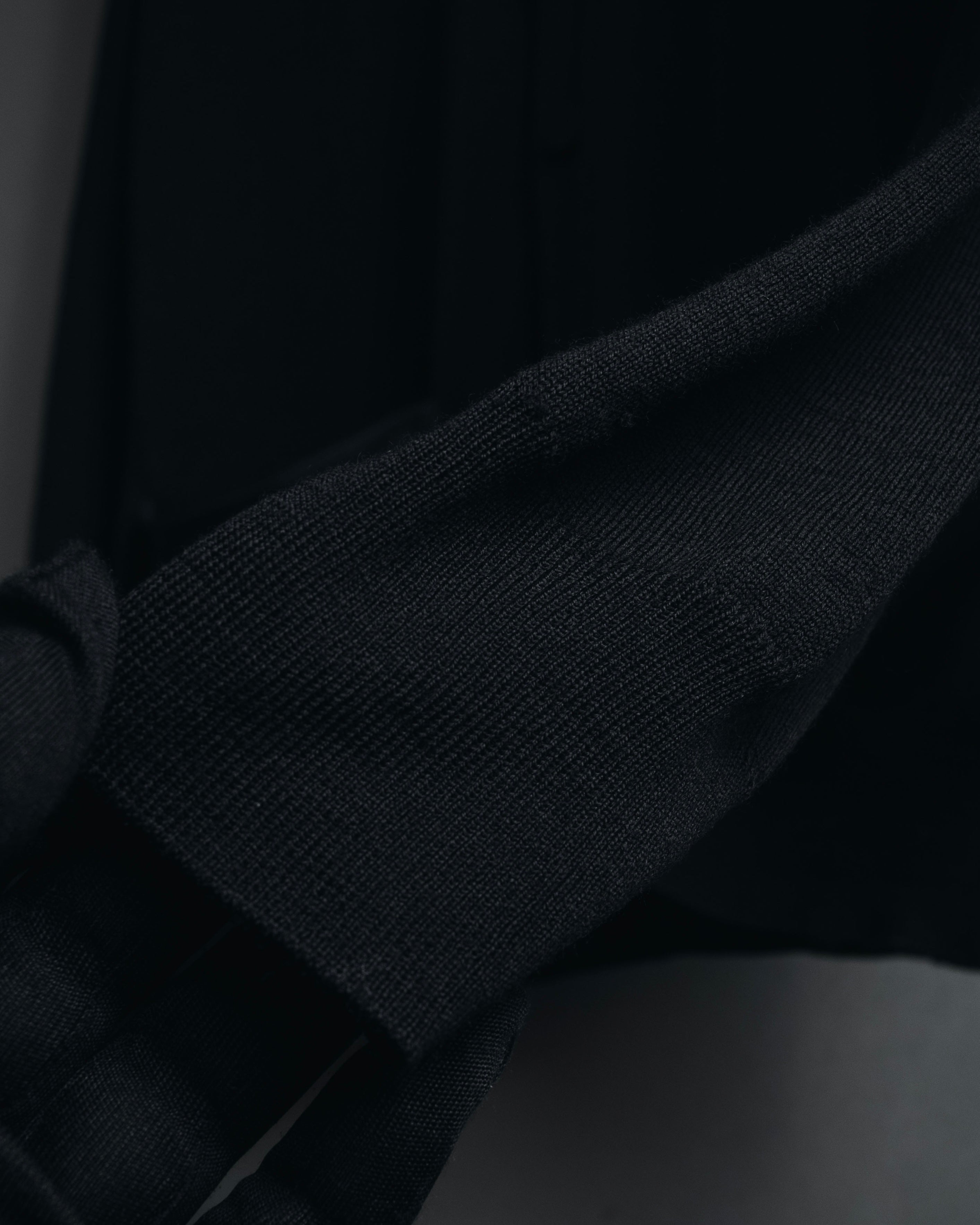 "JIL SANDER" 10’s minimalist satin covered buttons
wool cardigan