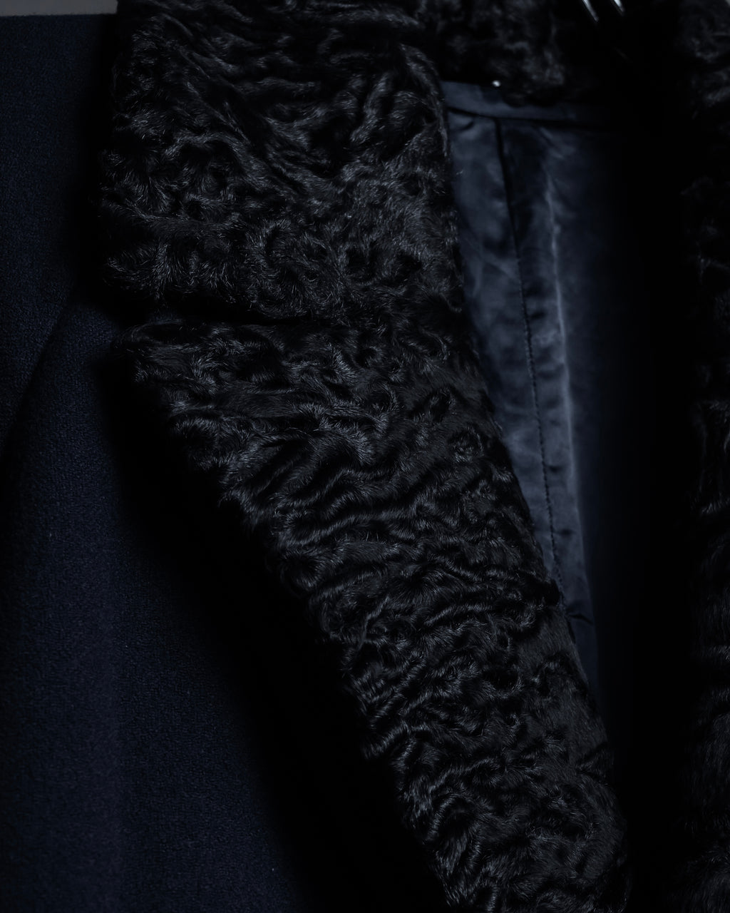 -SPECIAL- "CARUSO"
 Fur collar design belted melton coat