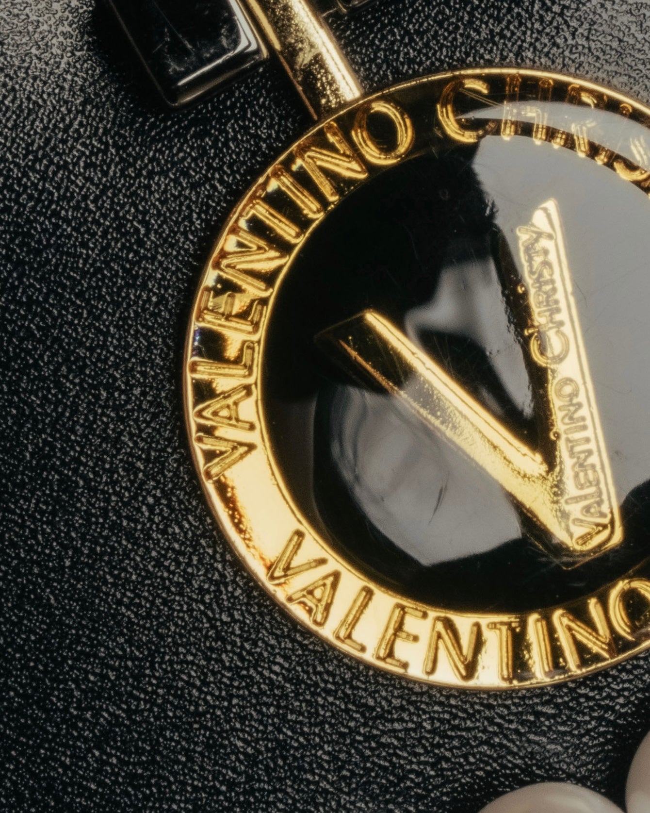 “VALENTINO CHRISTY” 80’s-90’s Pearl chain formal handbag