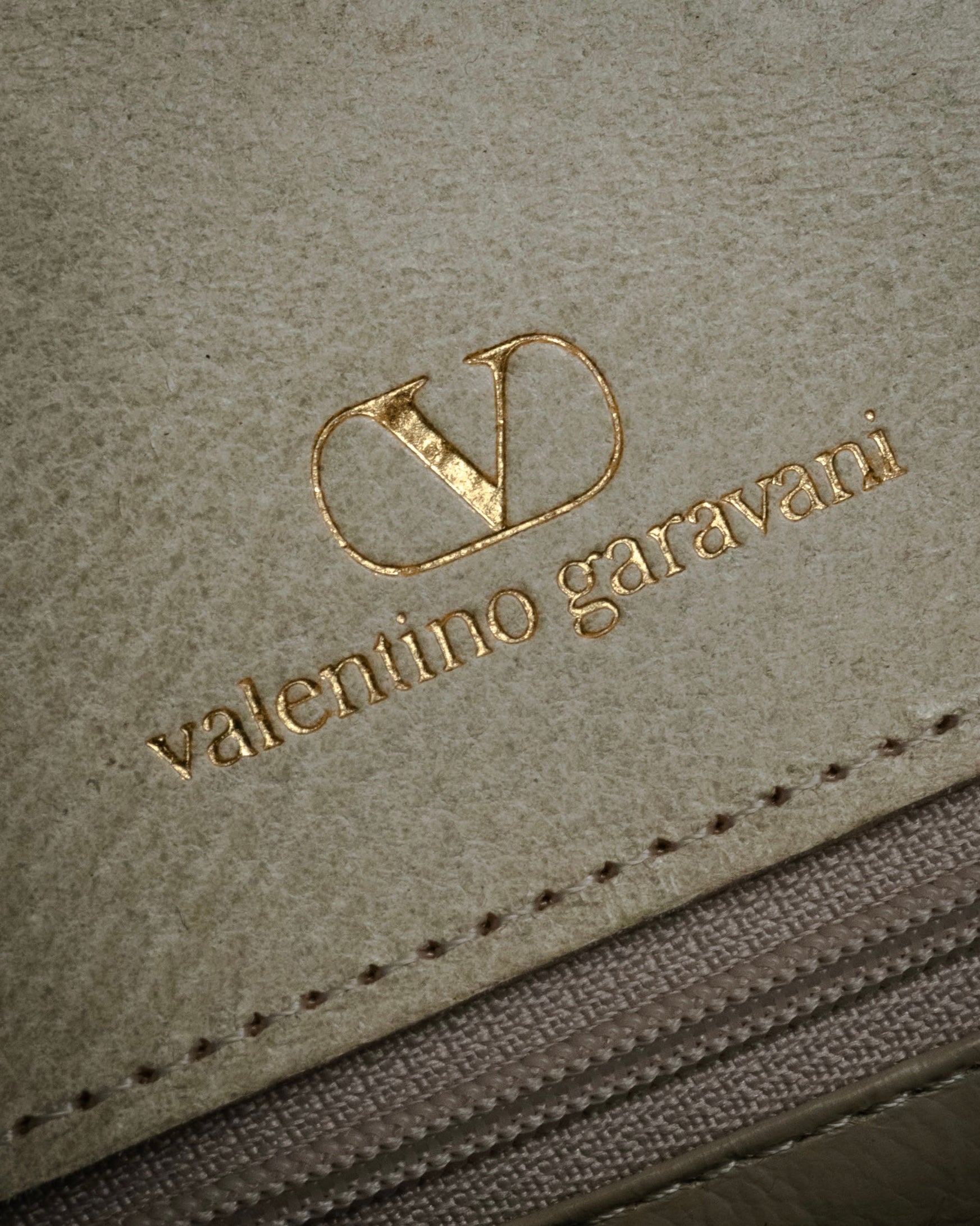 “VALENTINO GARAVANI” 90’s structured top handle leather bag