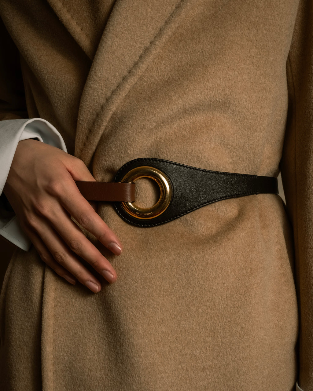 "BURBERRY" Gold circle metal design waist mark leather belt