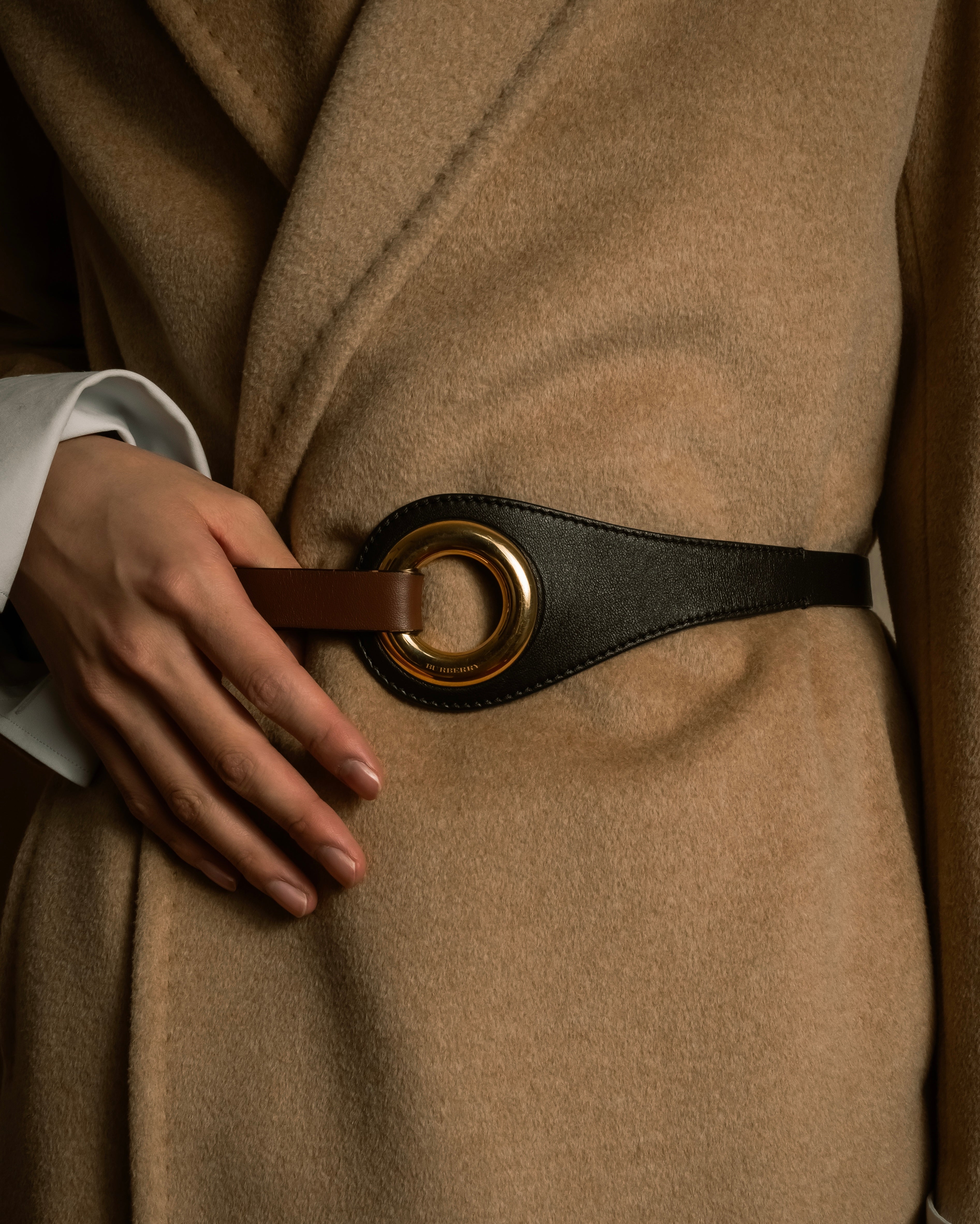 "BURBERRY" Gold circle metal design waist mark leather belt