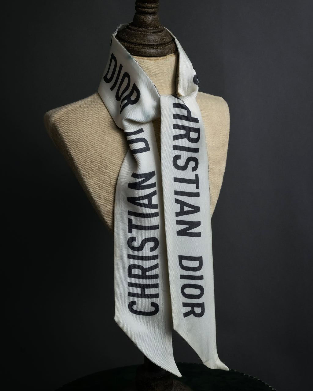 -MOOD Christmas Collection-
"Dior" Maria Grazia Chiuri Toile de Jouy motif silk scarf