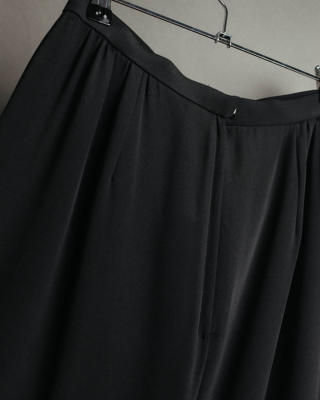 -SPECIAL- “Christian Dior” 80’s silk pleated long skirt