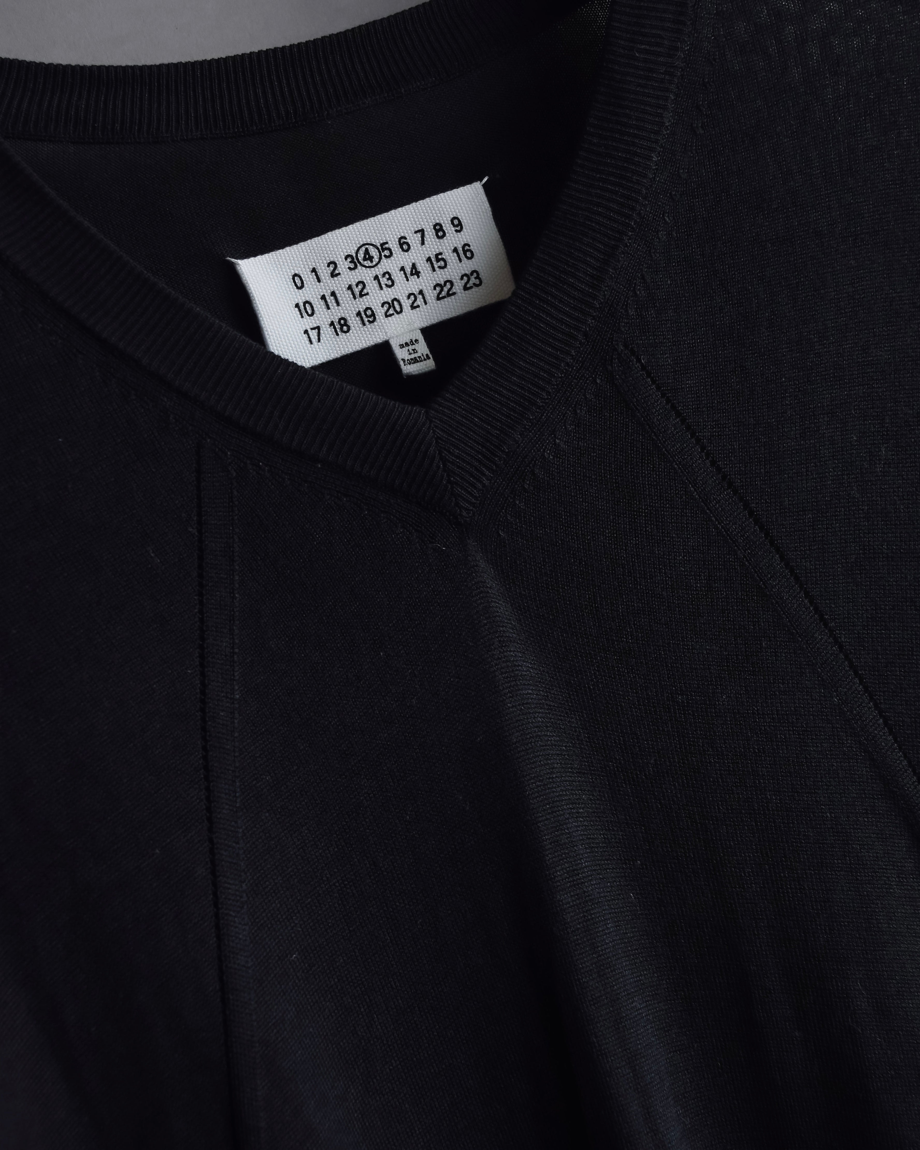 "MAISON MARGIELA" 15SS V-line panel design lightweight knit