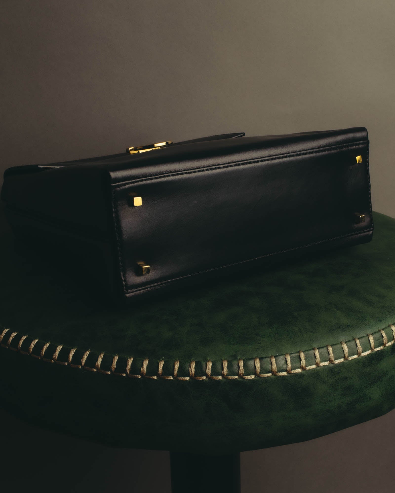 "Salvatore Ferragamo" 90's-00's Structured leather top handle handbag