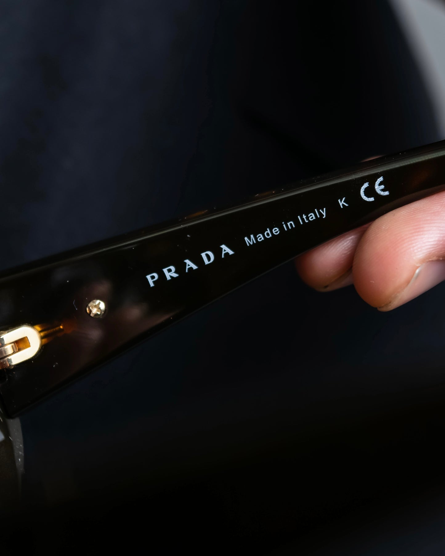 "PRADA" Butterfly frame logo engraved sunglasses