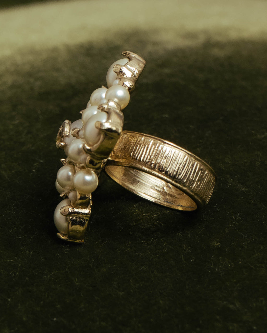 -SPECIAL- “CHANEL” 2013 high summer pearl cc cocktail ring