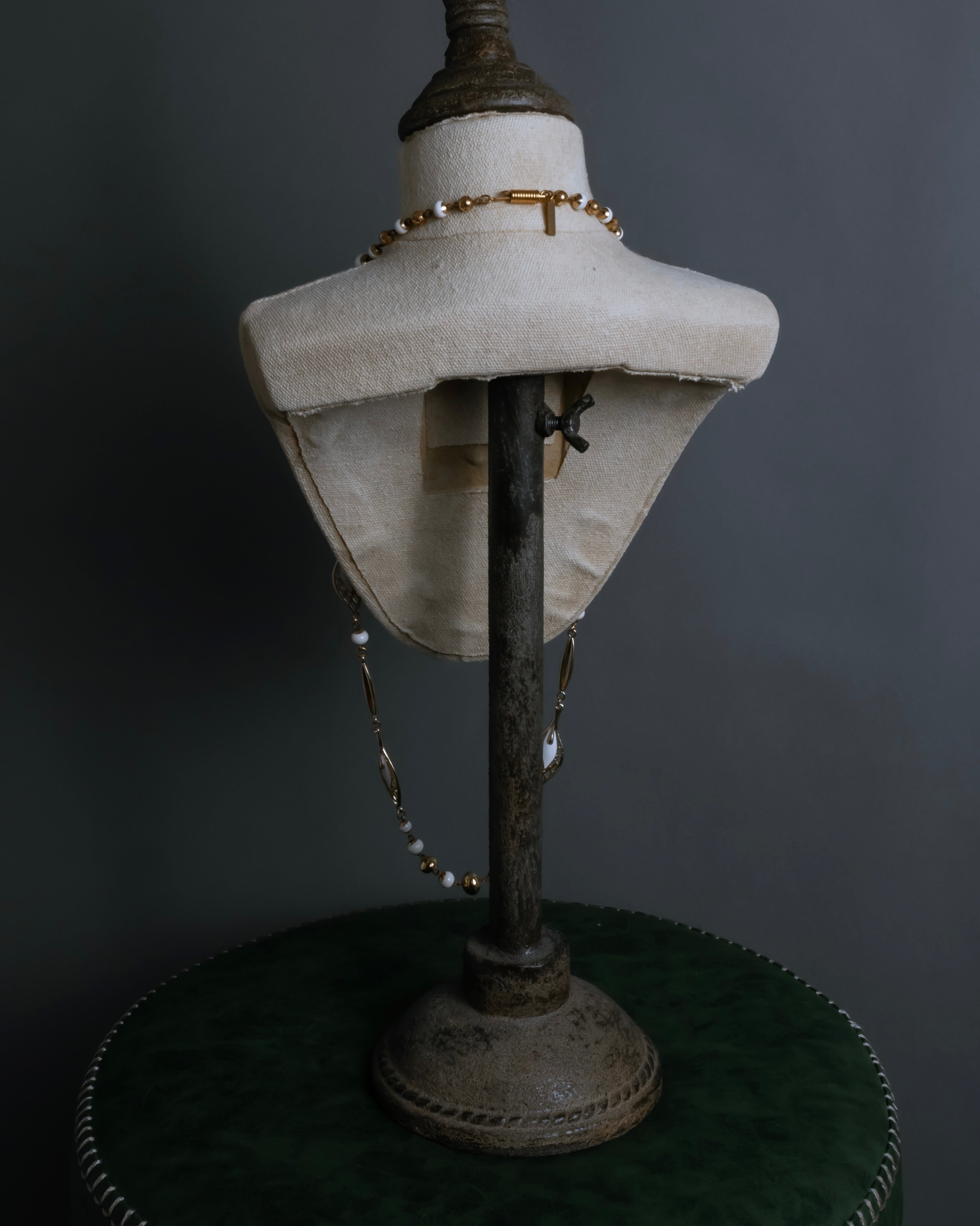 "BALENCIAGA" Leaf motif bijou santoire necklace