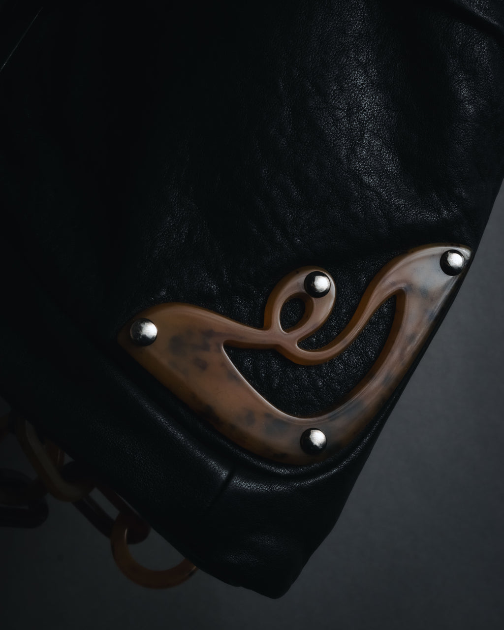 –SPECIAL– "MIU MIU"
Early 2000s bakelite effect chain frame bag