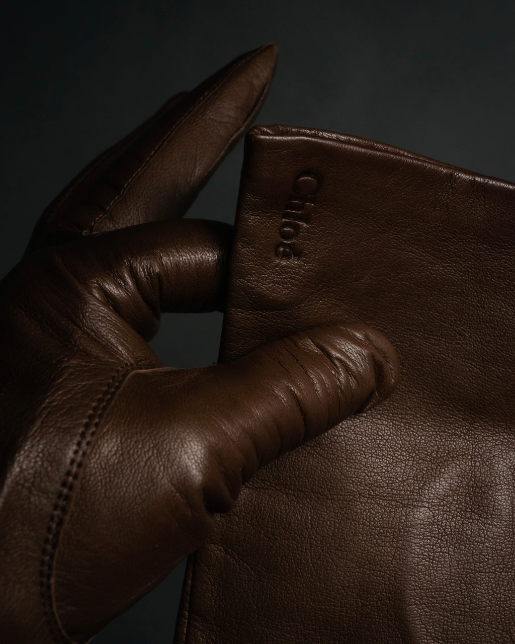 “Chloé” 2000’s Pittards leather minimalist gloves