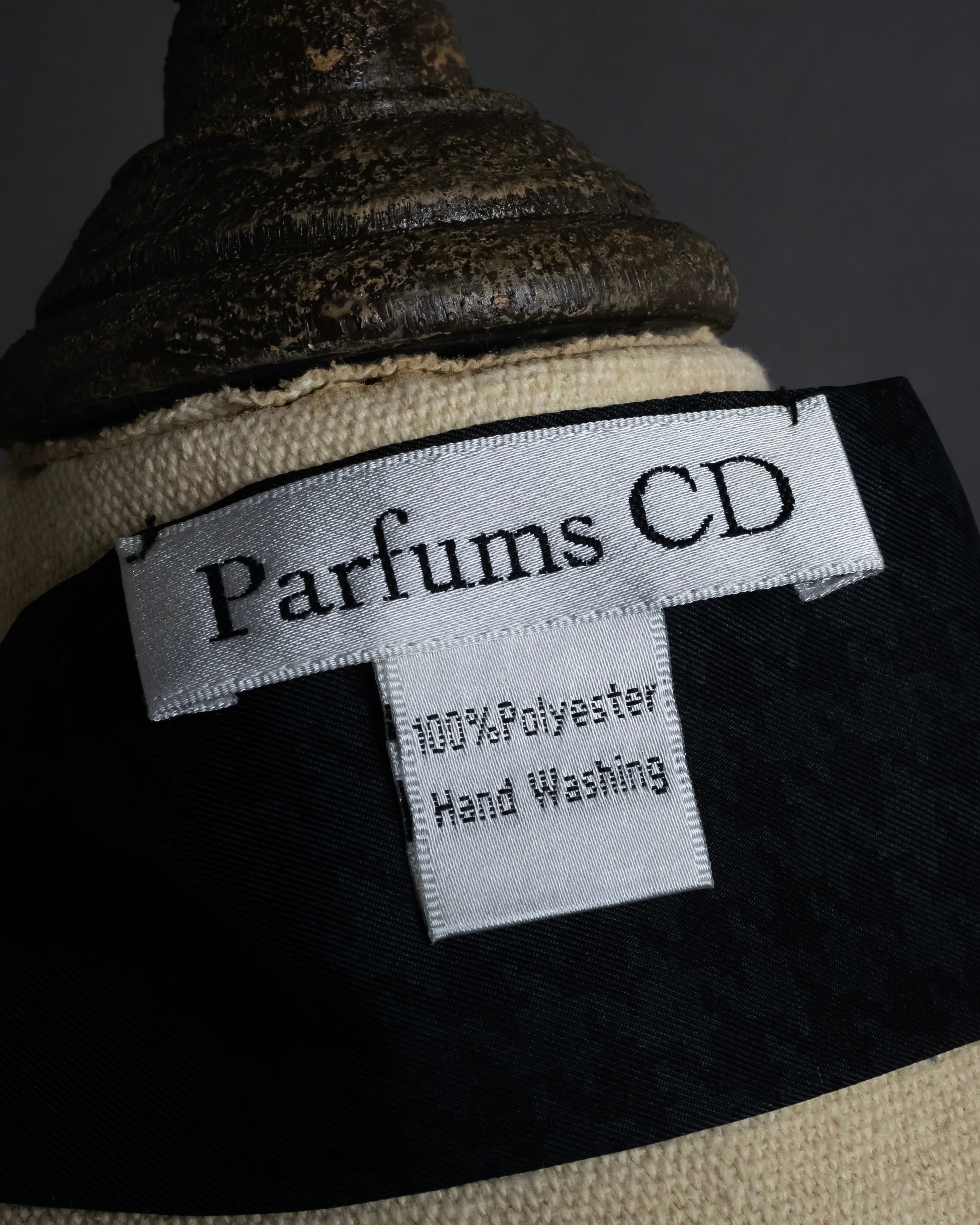 -MOOD Christmas Collection-
"Dior" Classic houndstooth pattern Mitza scarf