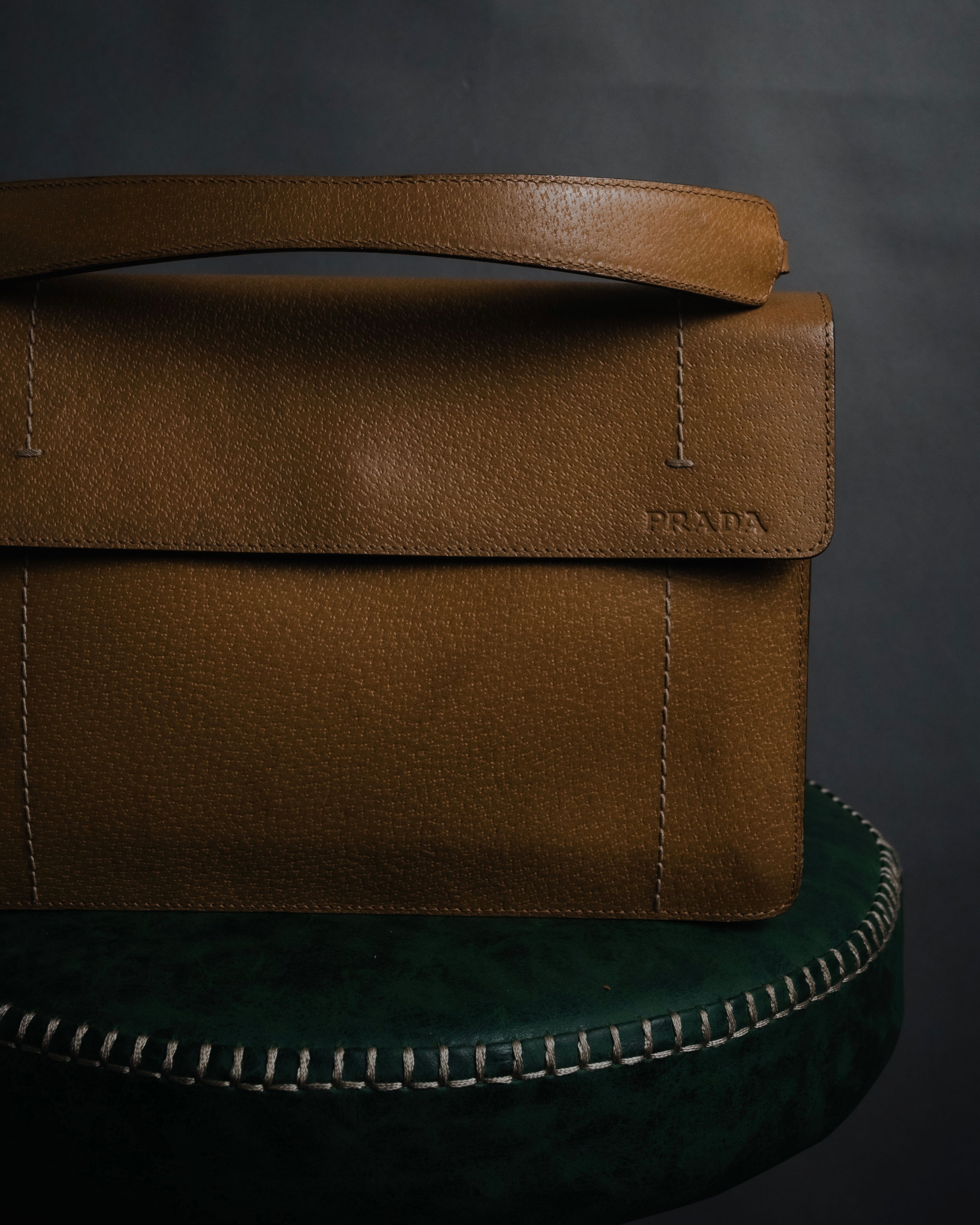 "PRADA" 90’s-00’s Minimalist embossed logo accordion bag