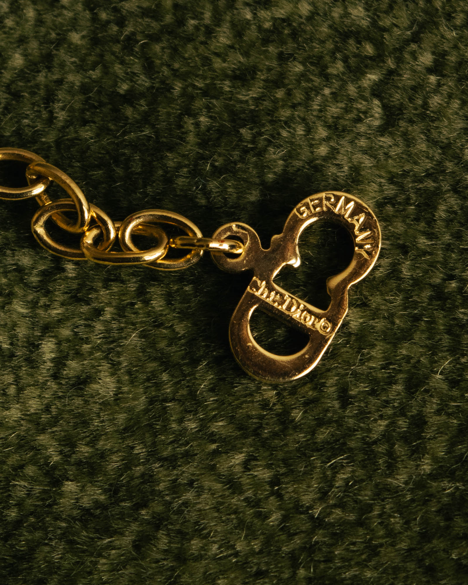 "Christian Dior" 80's-00's Gold tone cd pendant necklace
