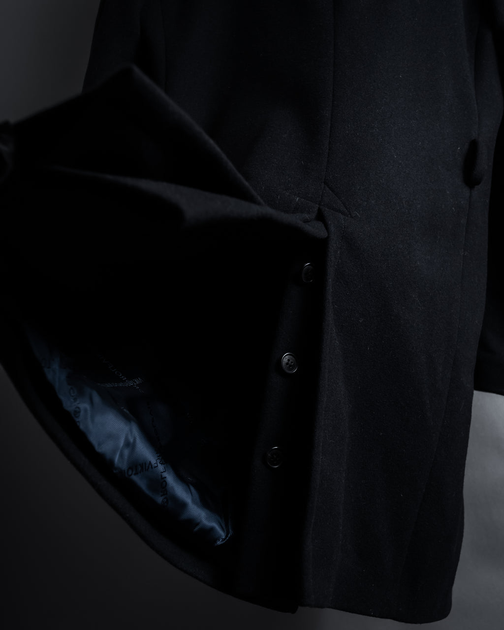 "VIKTOR&ROLF" Sculptural lapel melton coat