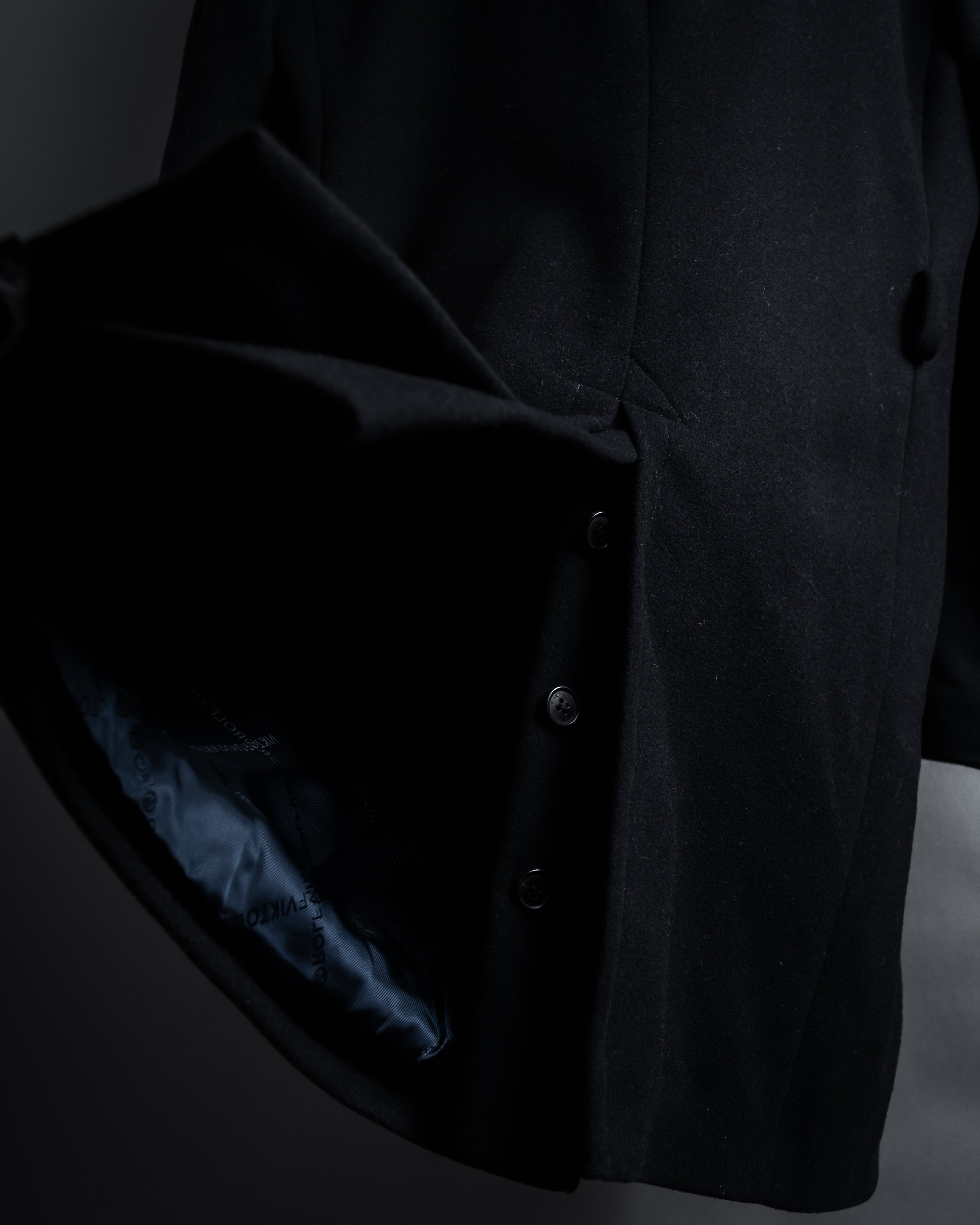 "VIKTOR&ROLF" Sculptural lapel melton coat