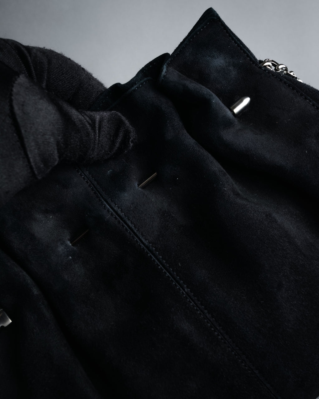 “Salvatore Ferragamo“ 90’s-00’s Suede gancini chain shoulder bag