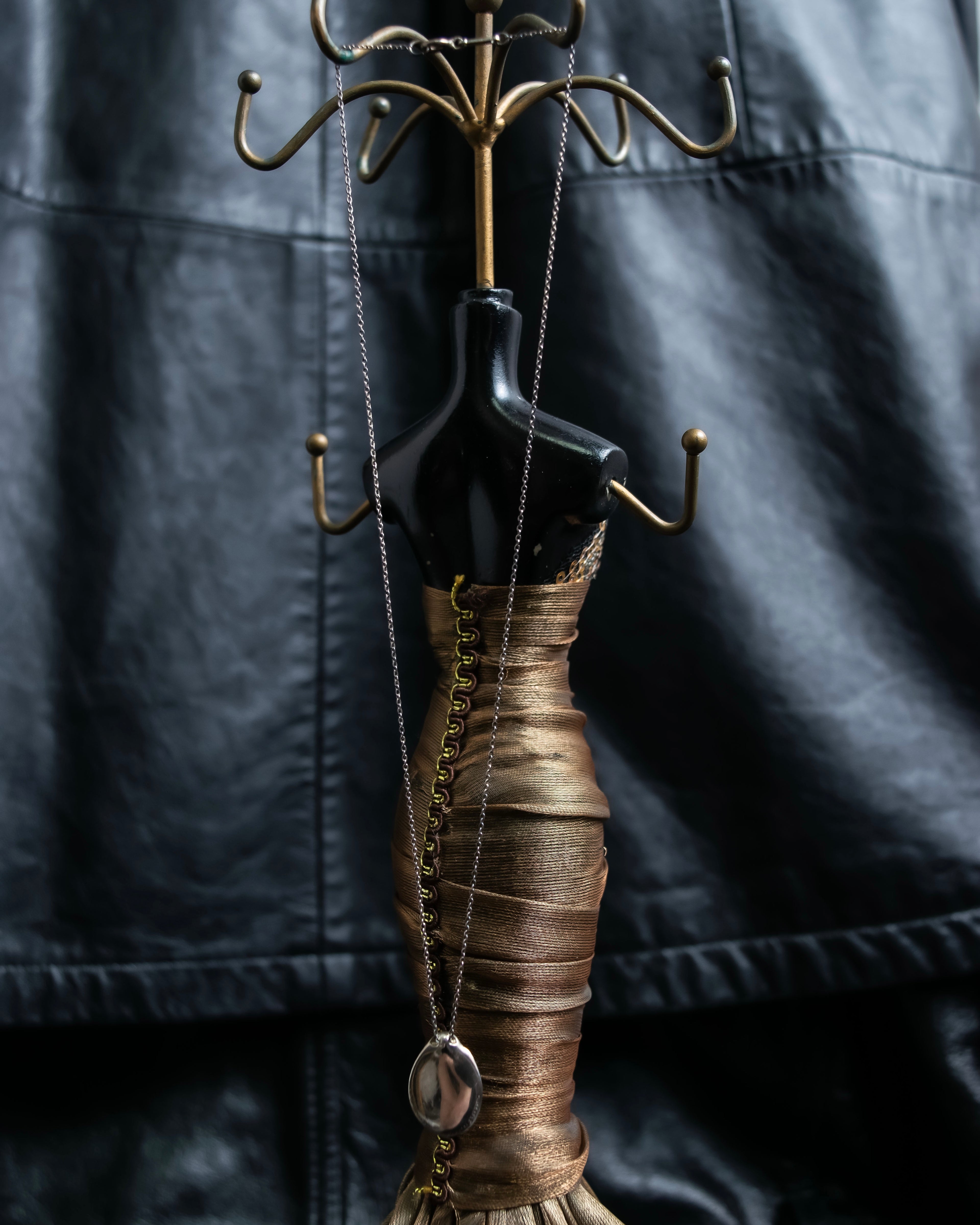 "Tiffany&Co Elsa Peretti madonna necklace