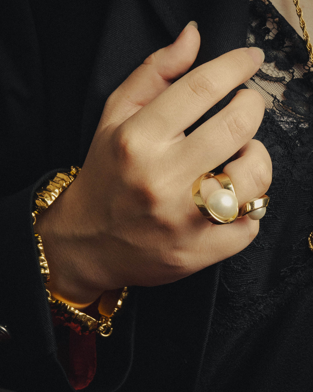 -SPECIAL- "Christian Dior” 2015-16 UltraDior sculpted double pearl ring