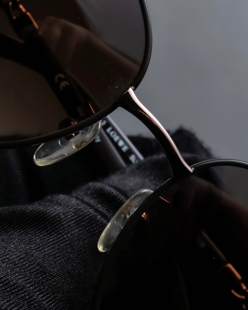 "LOEWE" Temple chain detail teardrop frame sunglasses