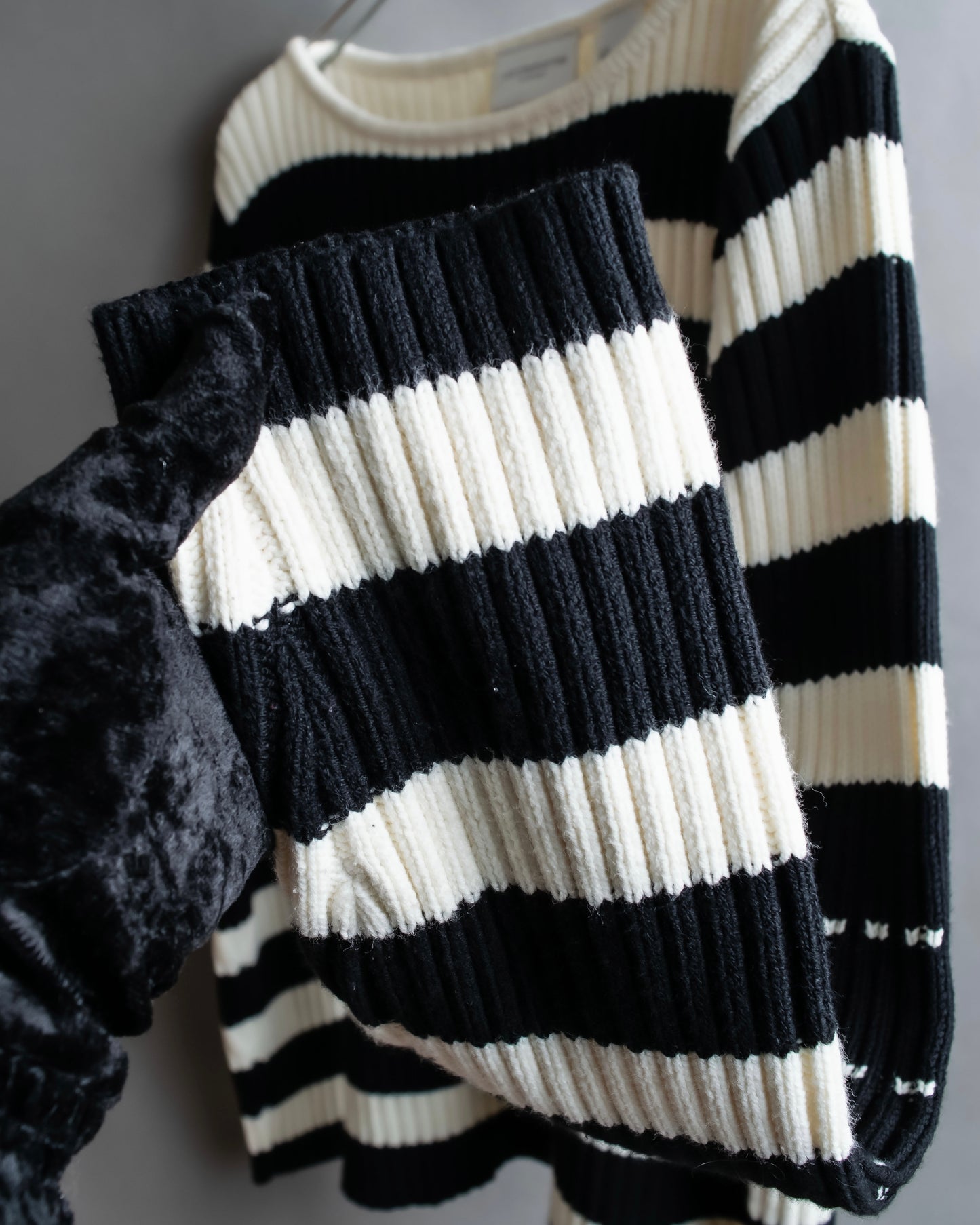 "liz claiborne" Thick pitch striped bicolor knit pullover