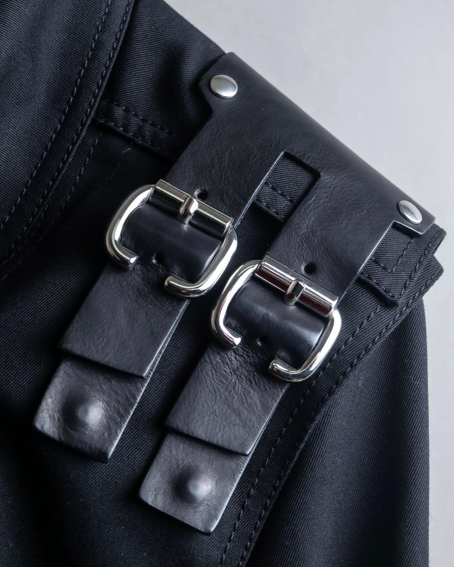 "VALENTINO" Belt docking design leather switching trench coat