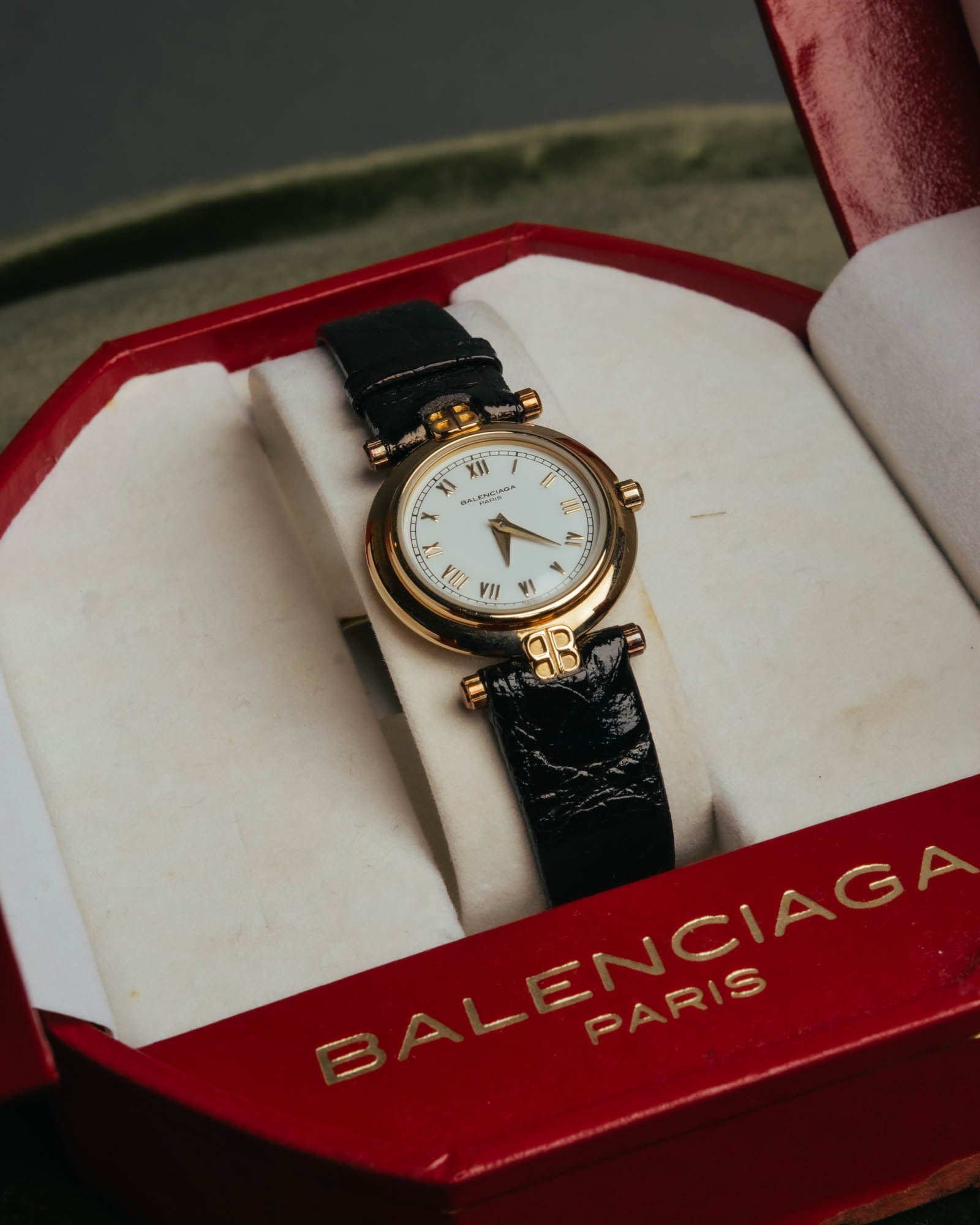 -SPECIAL- "BALENCIAGA" 80's-90's Classic round wristwatch