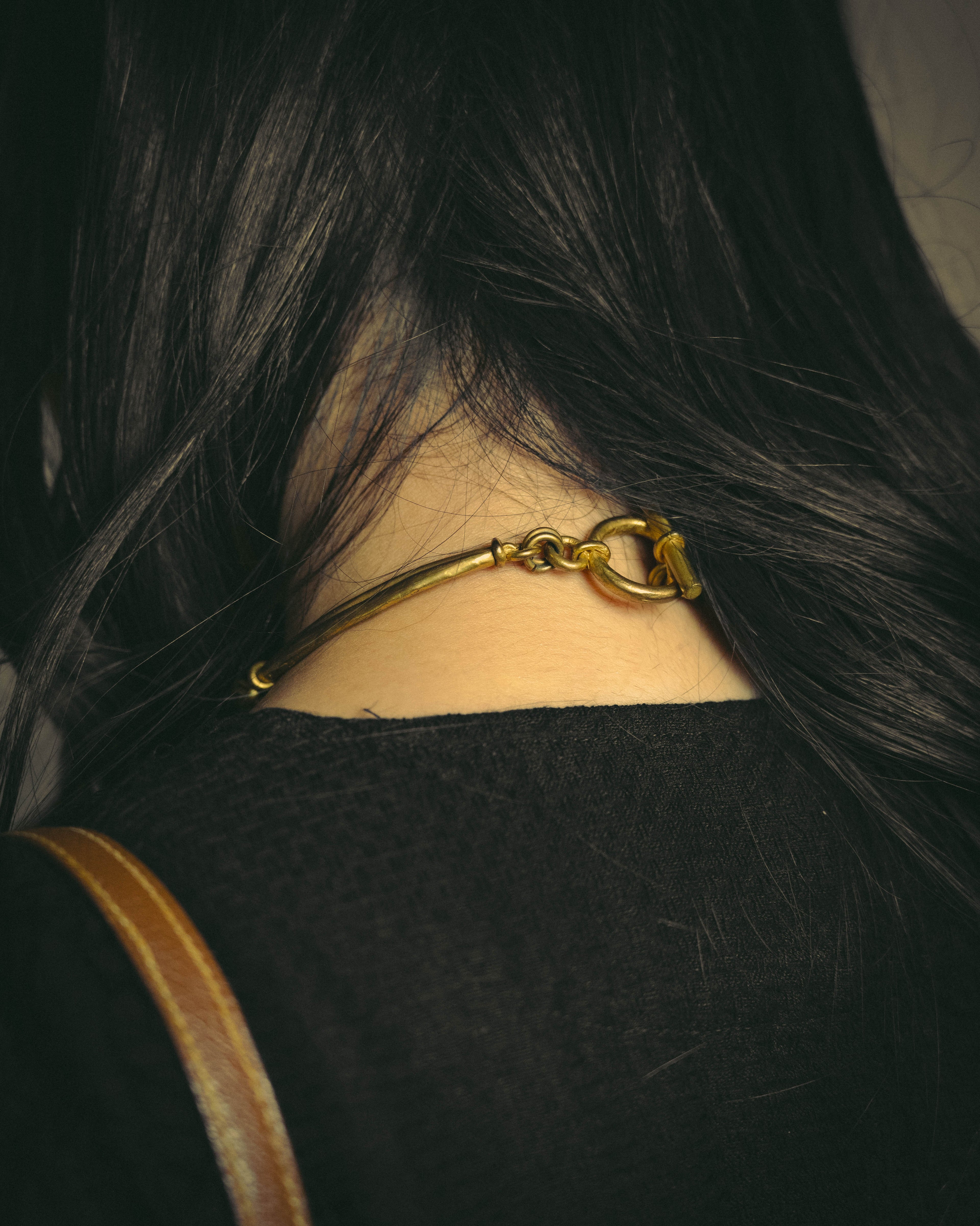 -SPECIAL- "Hermès" 80's-00's Sculptural gold tone choker necklace