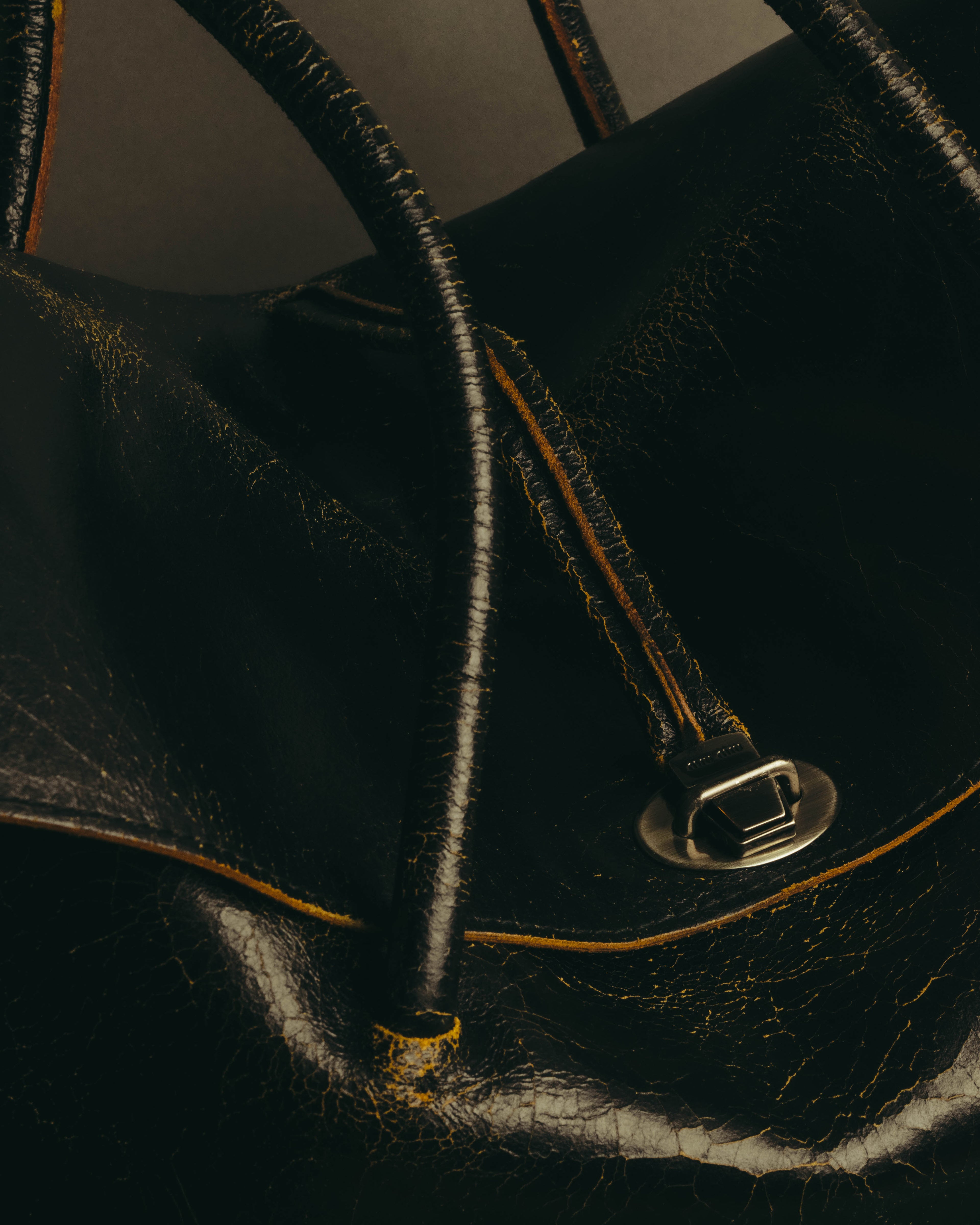 "Miu Miu" 90's-00's Cracked leather tote handbag
