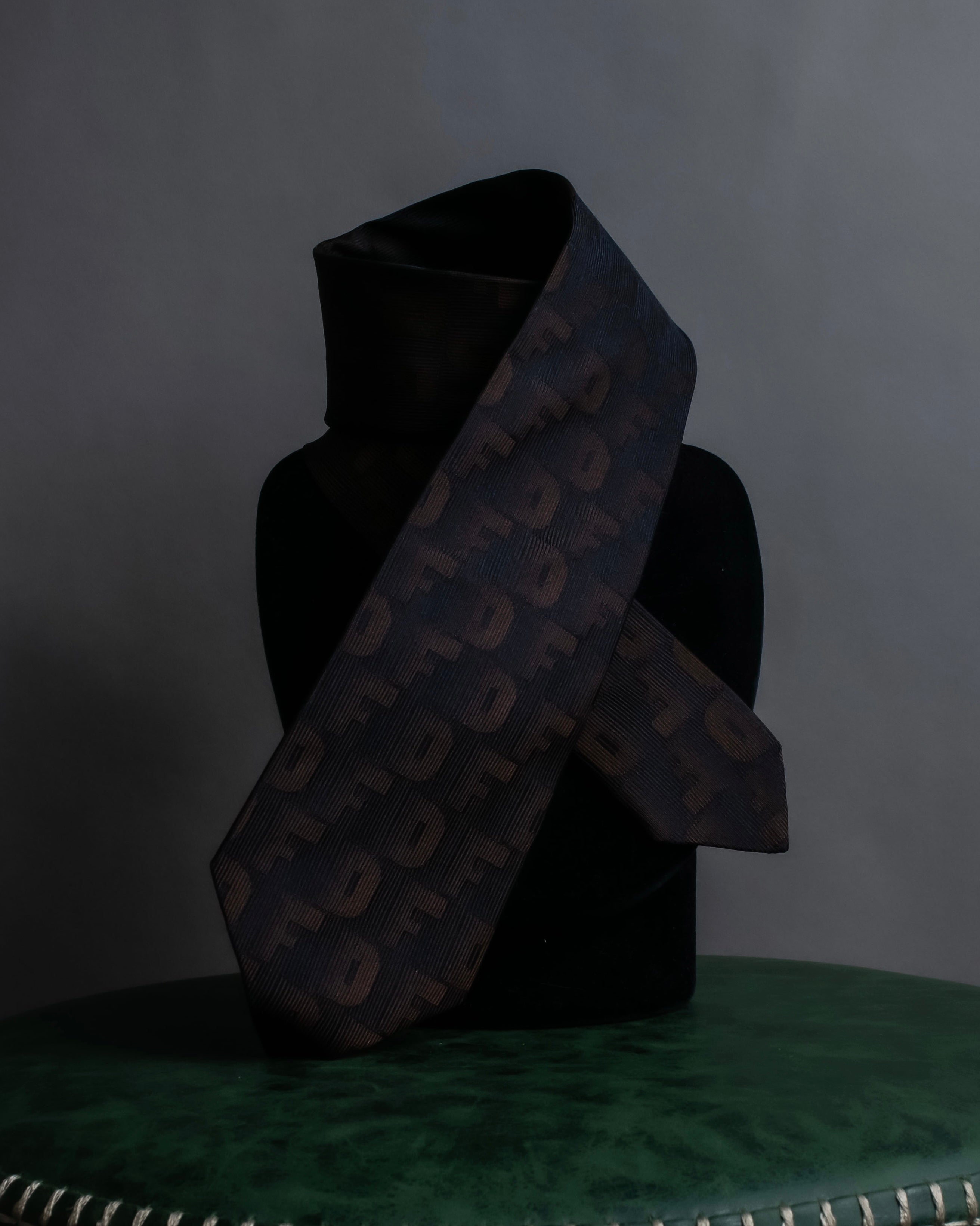 "DOMINIQUE FRANCE" Logo engraved silk necktie