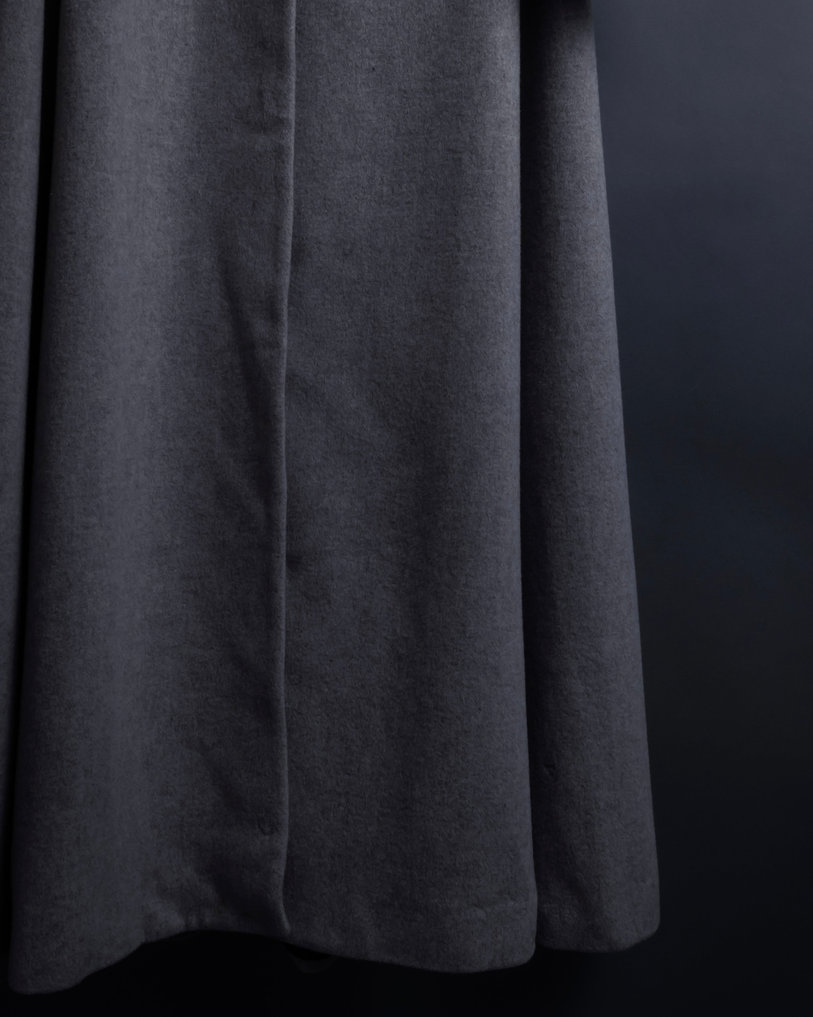 -SPECIAL- "JEAN PAUL GAULTIER"
90's-00's Waist shape A-line silhouette ecryu color super long coat