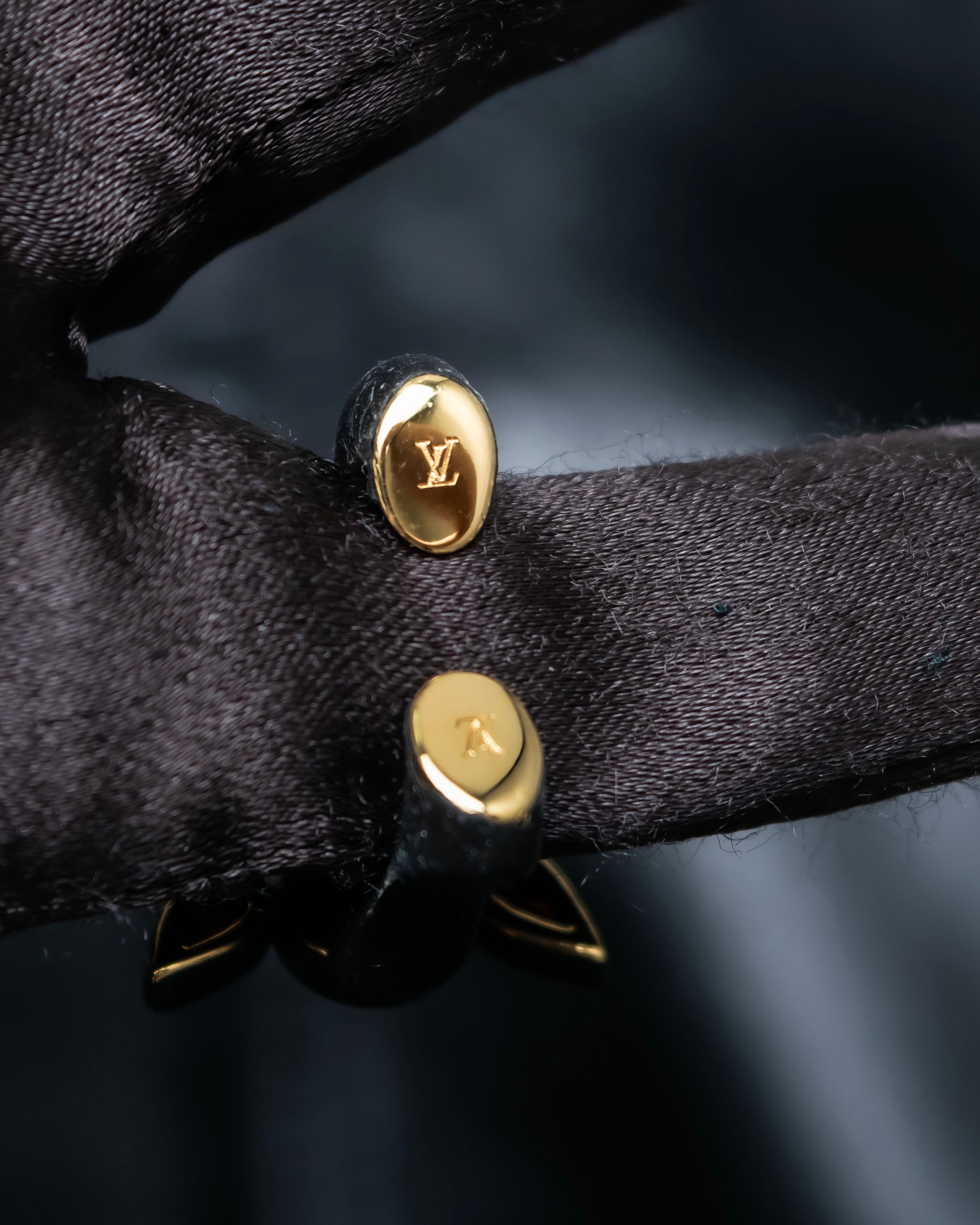 "LOUIS VUITTON"　Geometric color stone ring