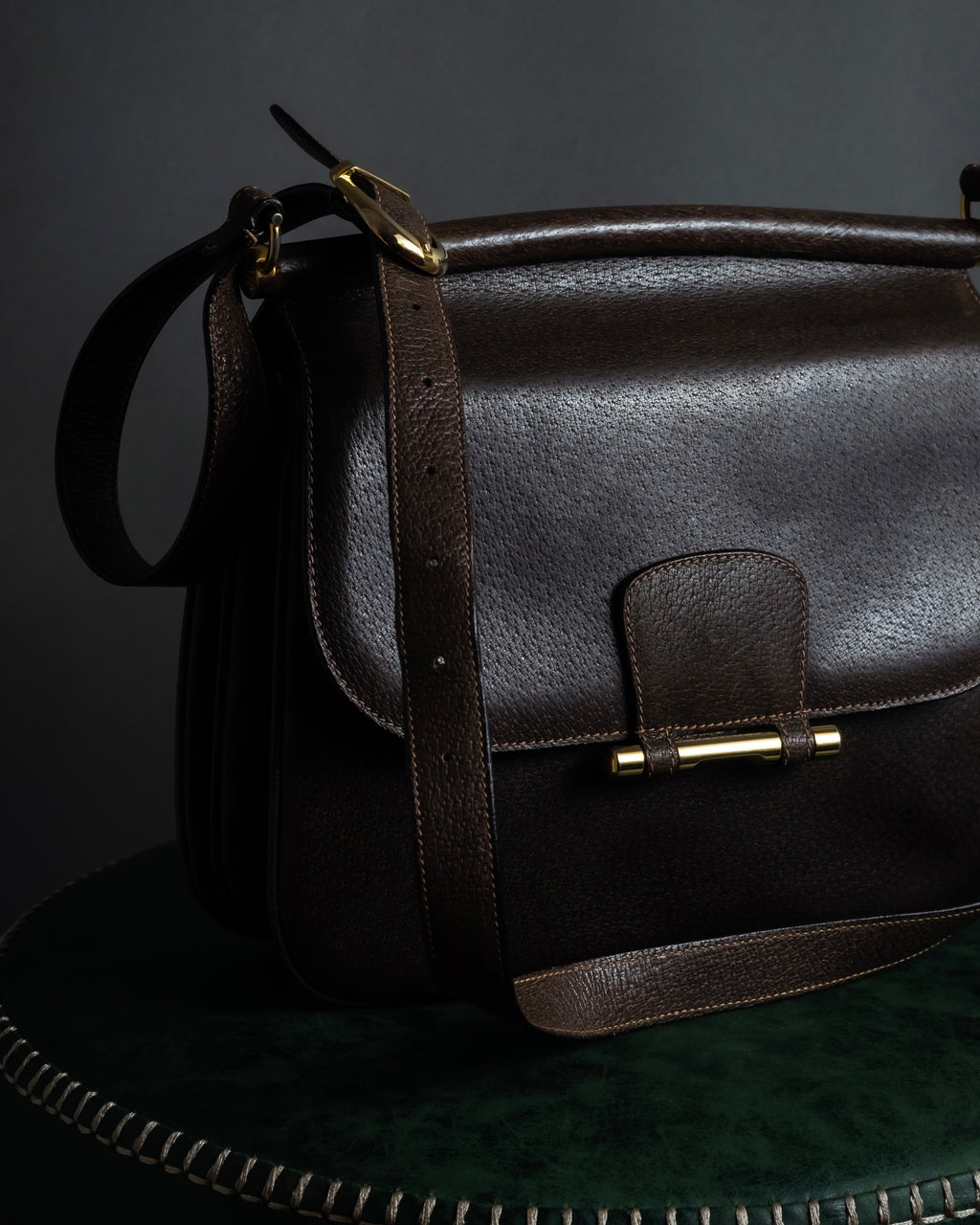 "GUCCI" Bar-shaped fastener design leather shoulder bag