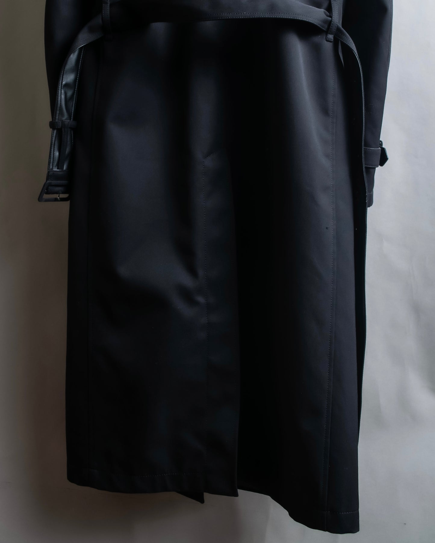 "VALENTINO" Belt docking design leather switching trench coat