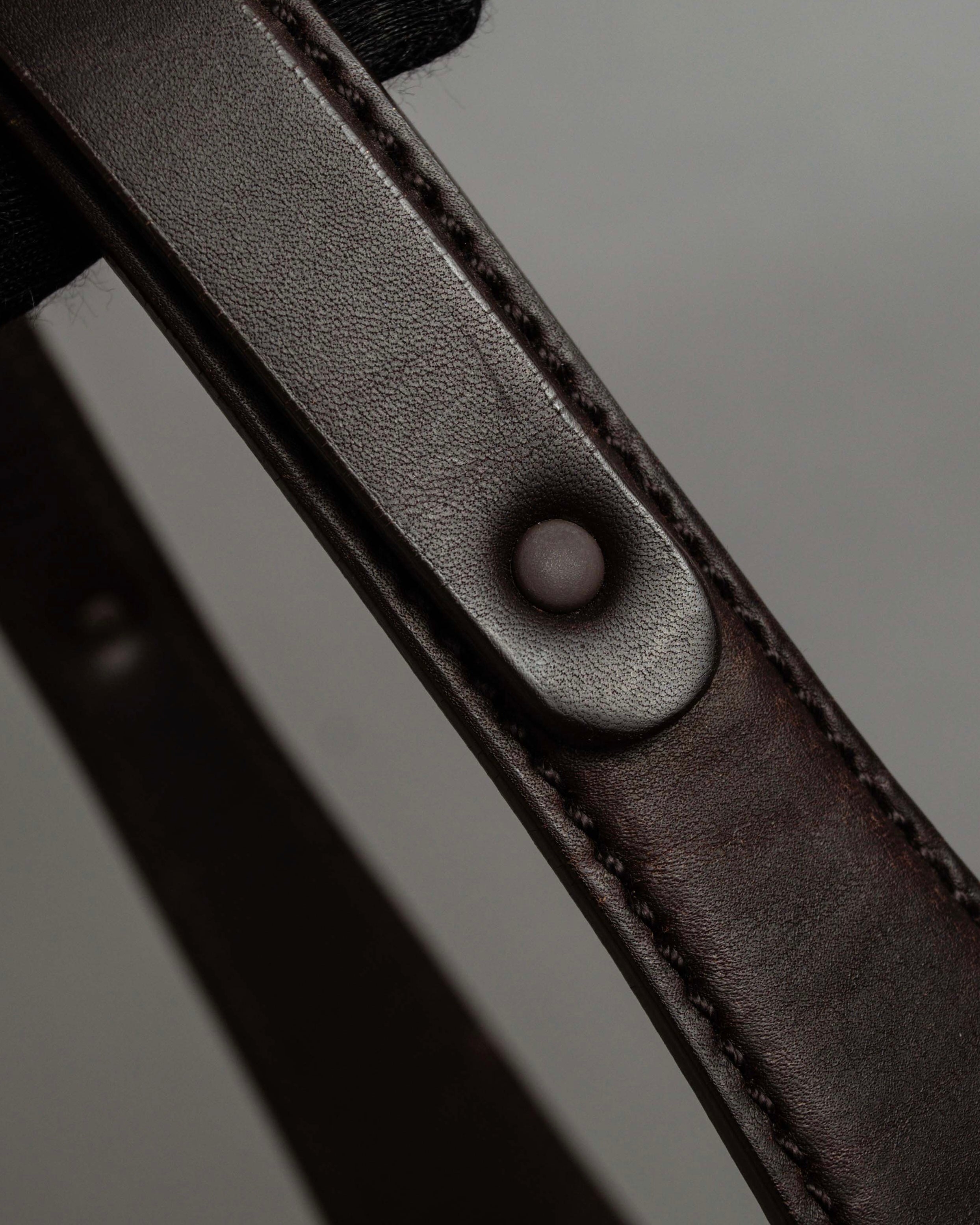 "Salvatore Ferragamo" Swivel crisp closure design leather one-handle bag