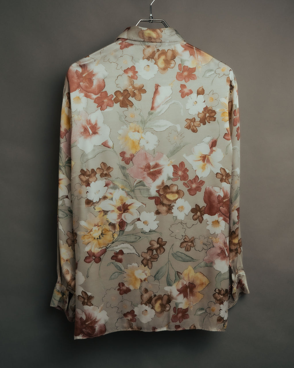 -MOOD Vintage Collections-
90’s-00’s Large floral print drape shirt