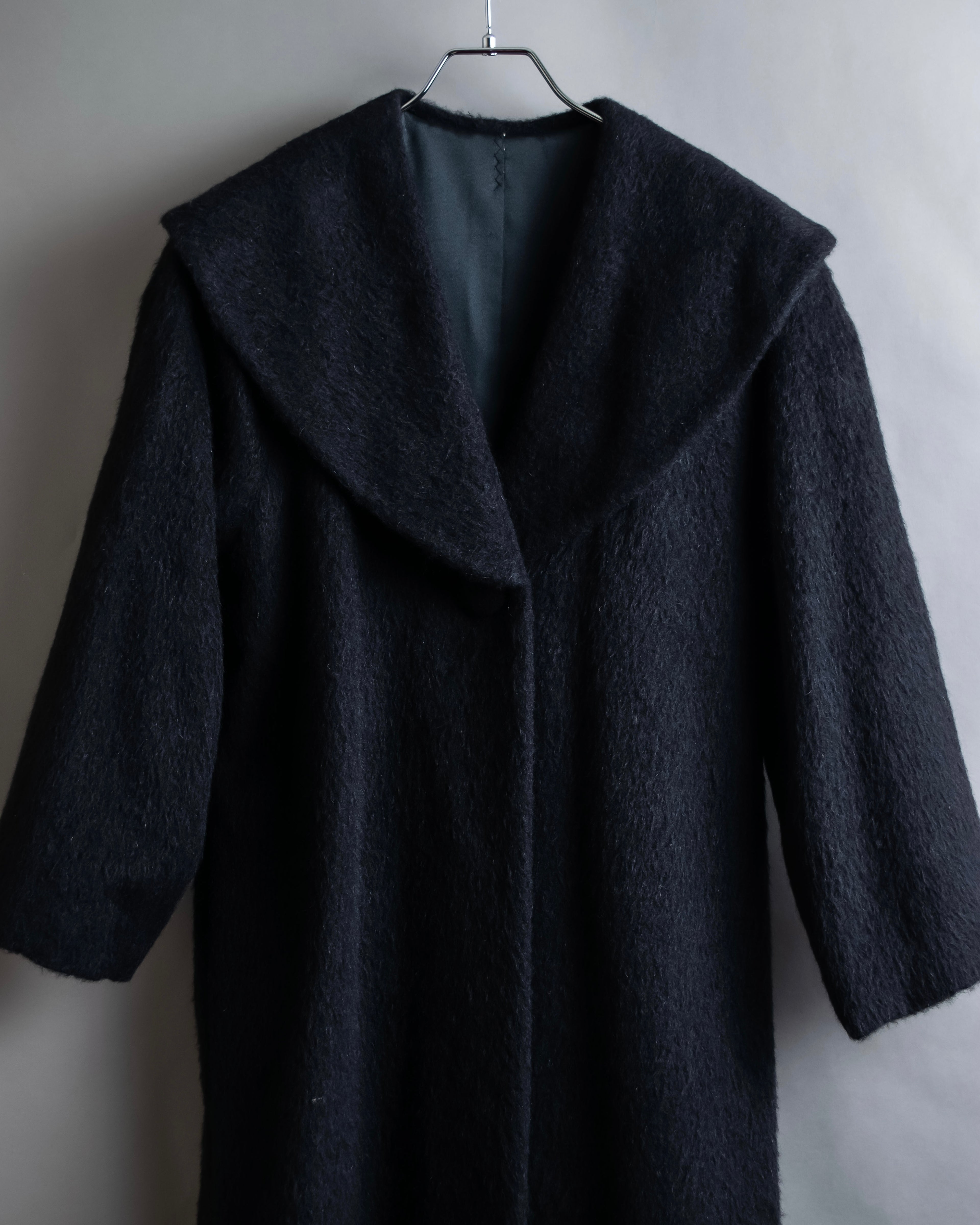 "YVES SAINT LAURENT" Large shawl collar black long coat