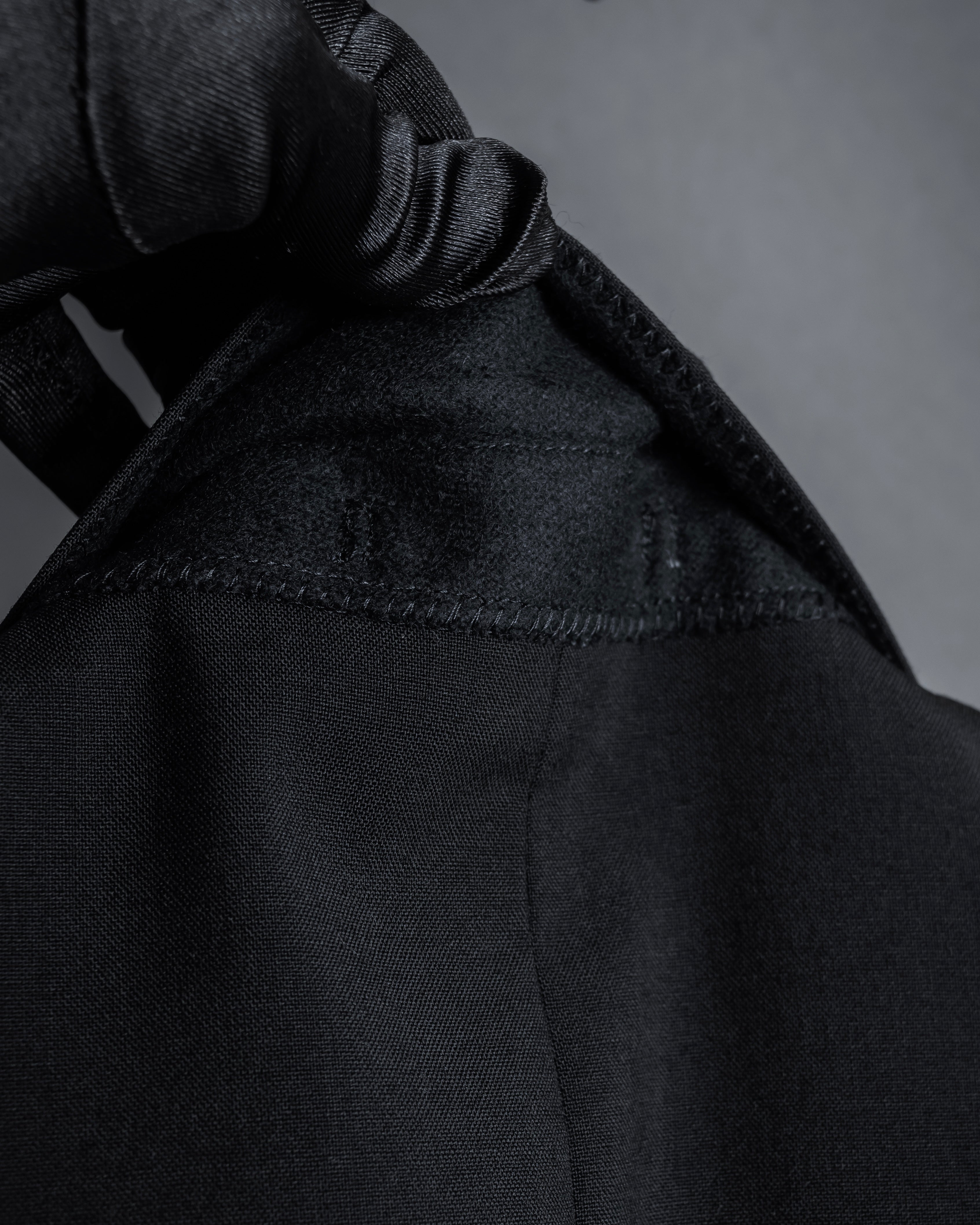 "YVES SAINT LAURENT" Straight tailoring design set up