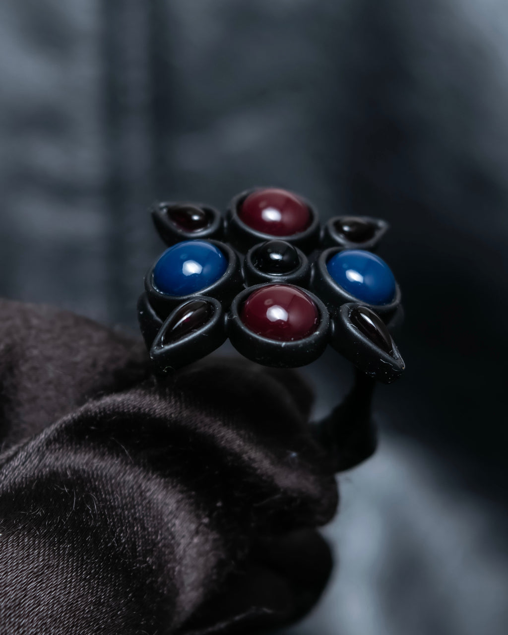 "LOUIS VUITTON"　Geometric color stone ring