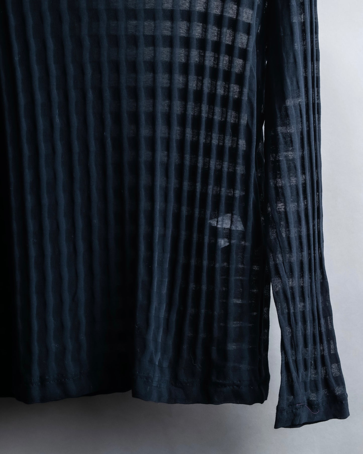 "ISSEY MIYAKE" Checkered see through pullover