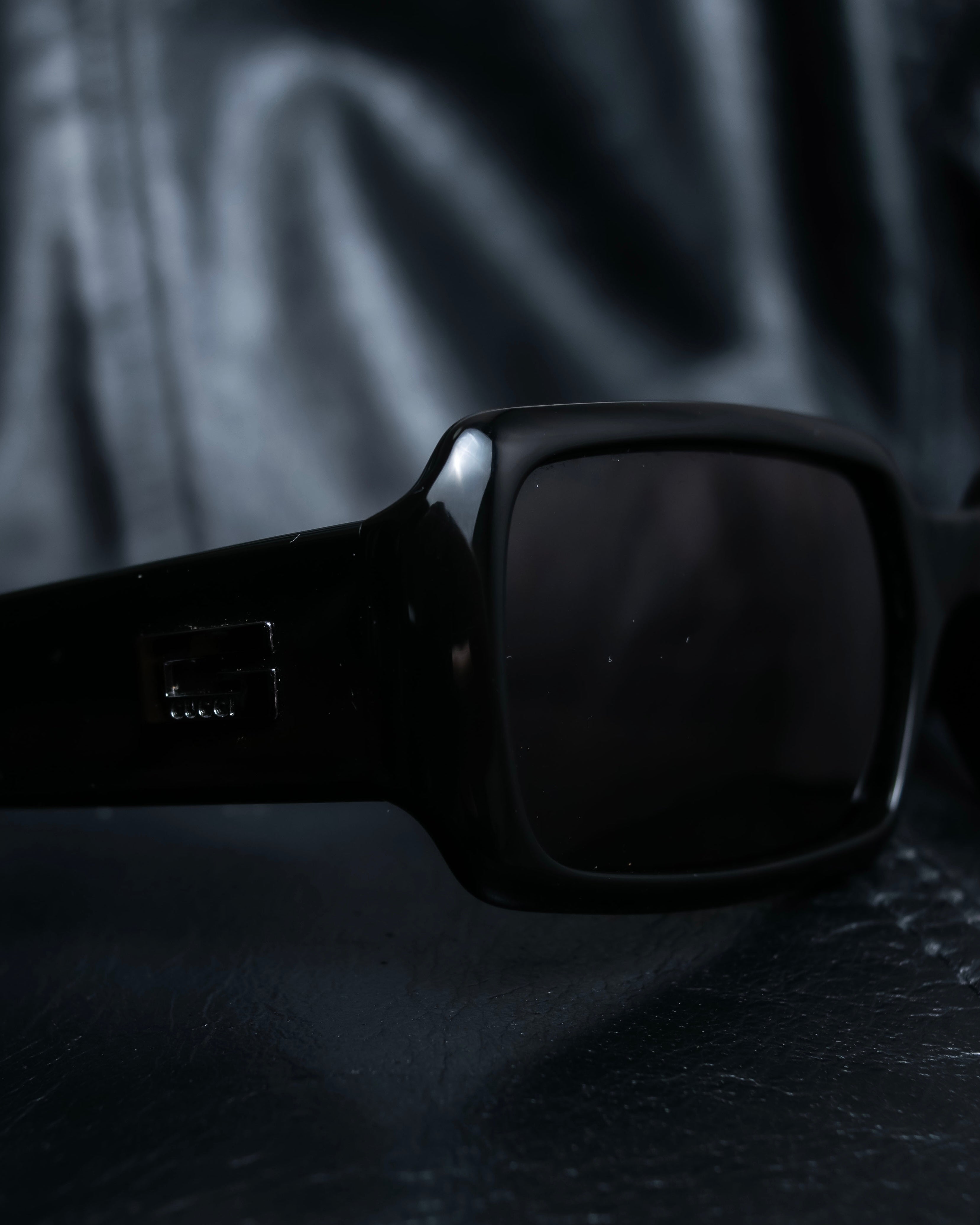 “GUCCI ”  G logo square flame sunglasses
