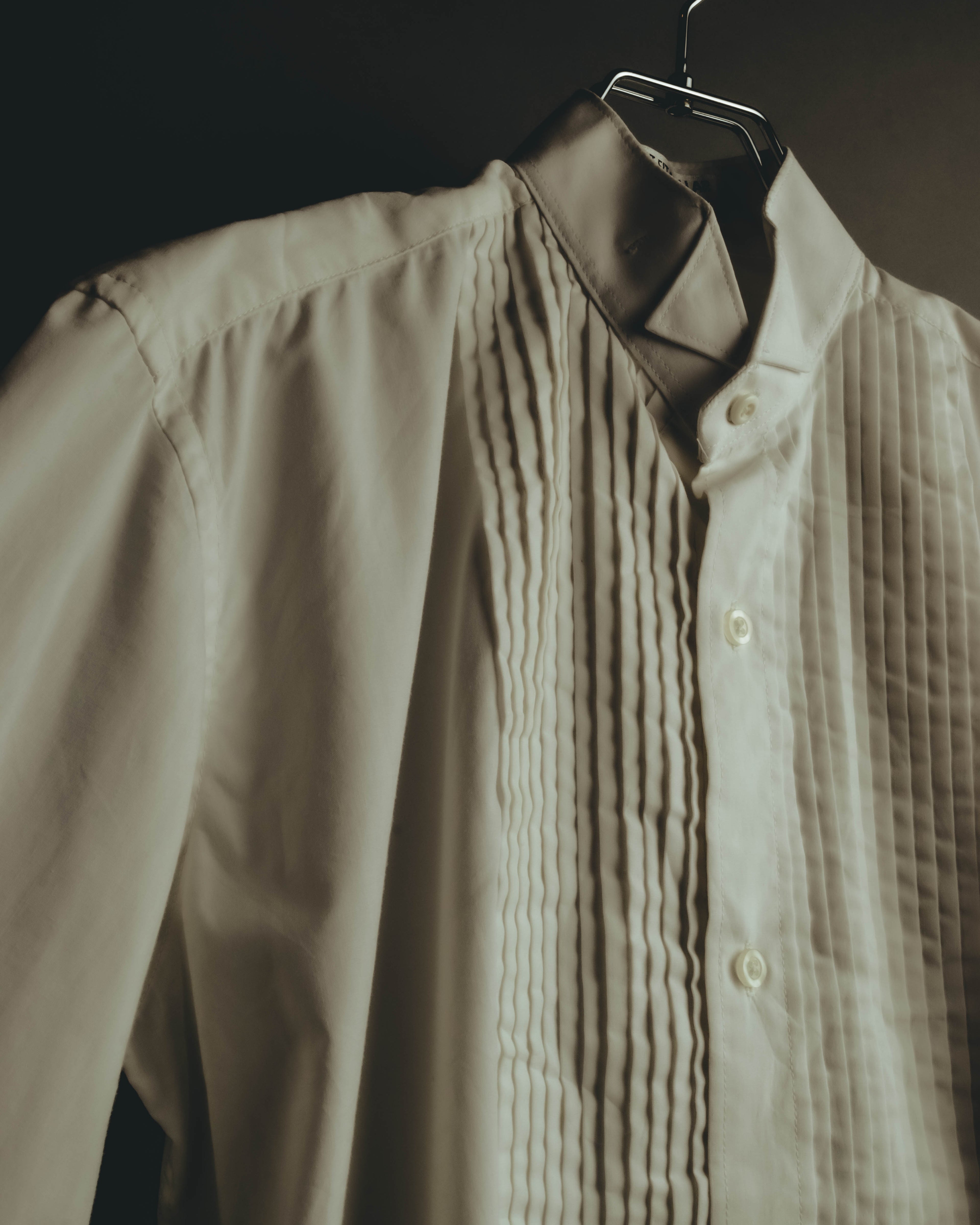 "Vintage" 90's-00's Pleated front tuxedo shirt