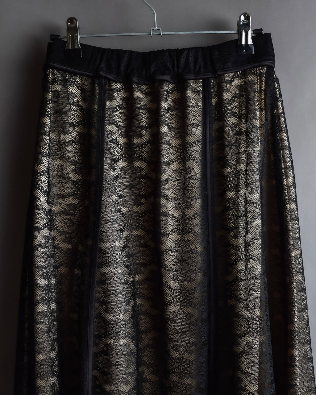 "LANVIN en Bleu" Flowers black lace layered skirt