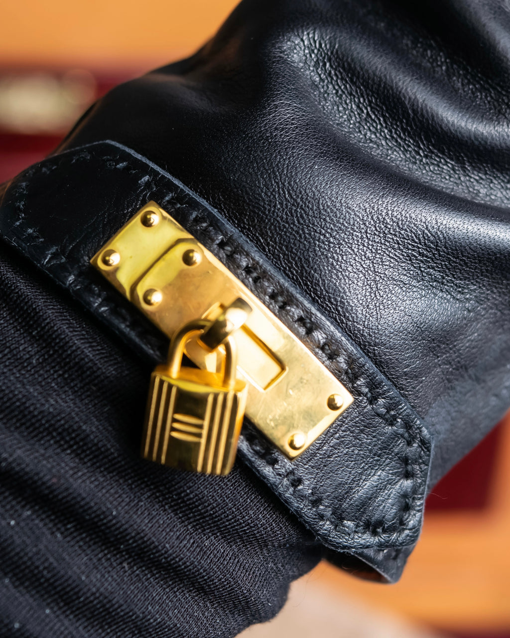 "HERMES" Kelly padlock motif leather gloves
