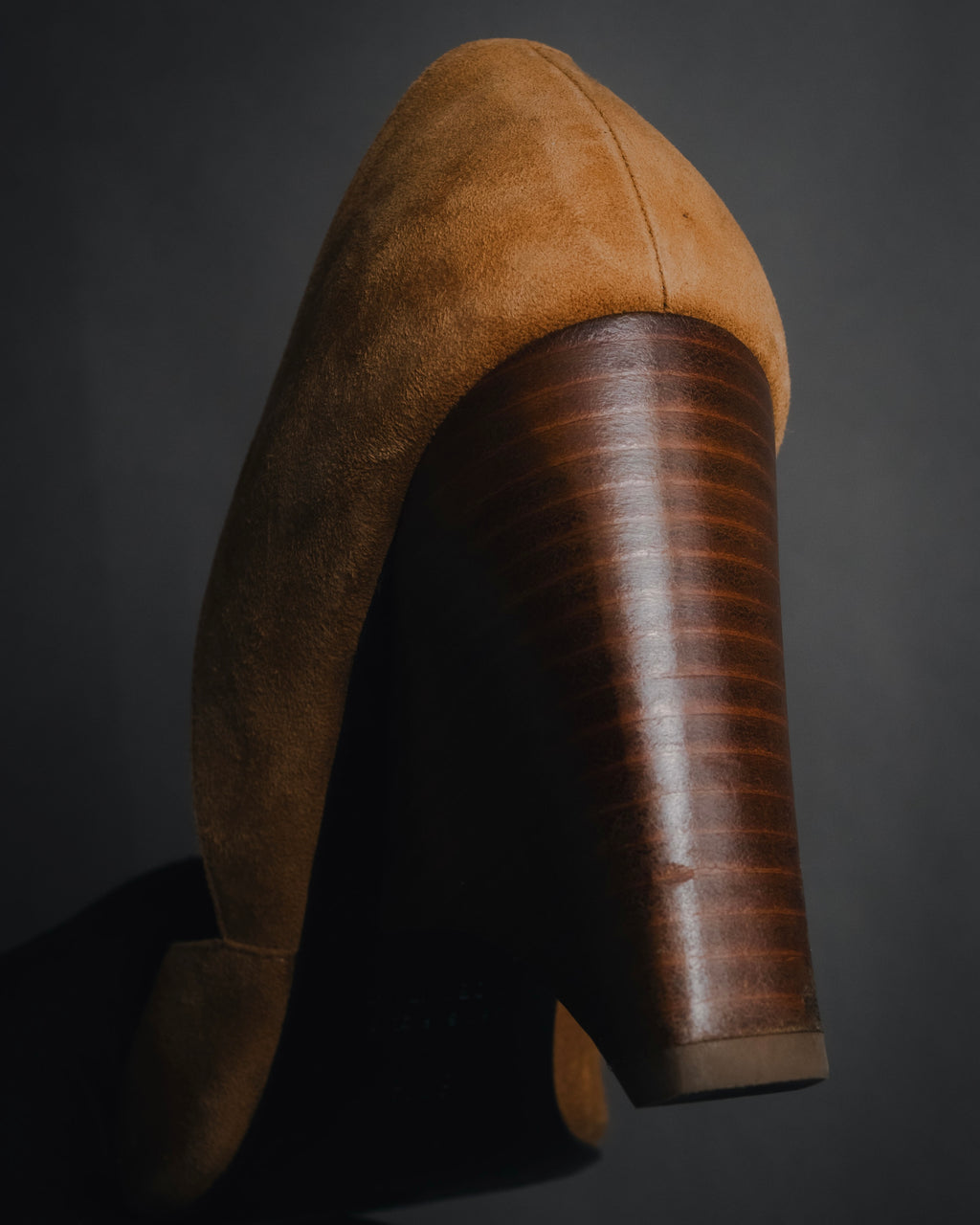 "HERMES" 00’s-10’s Suede V-cut  sculptural wood heel pumps